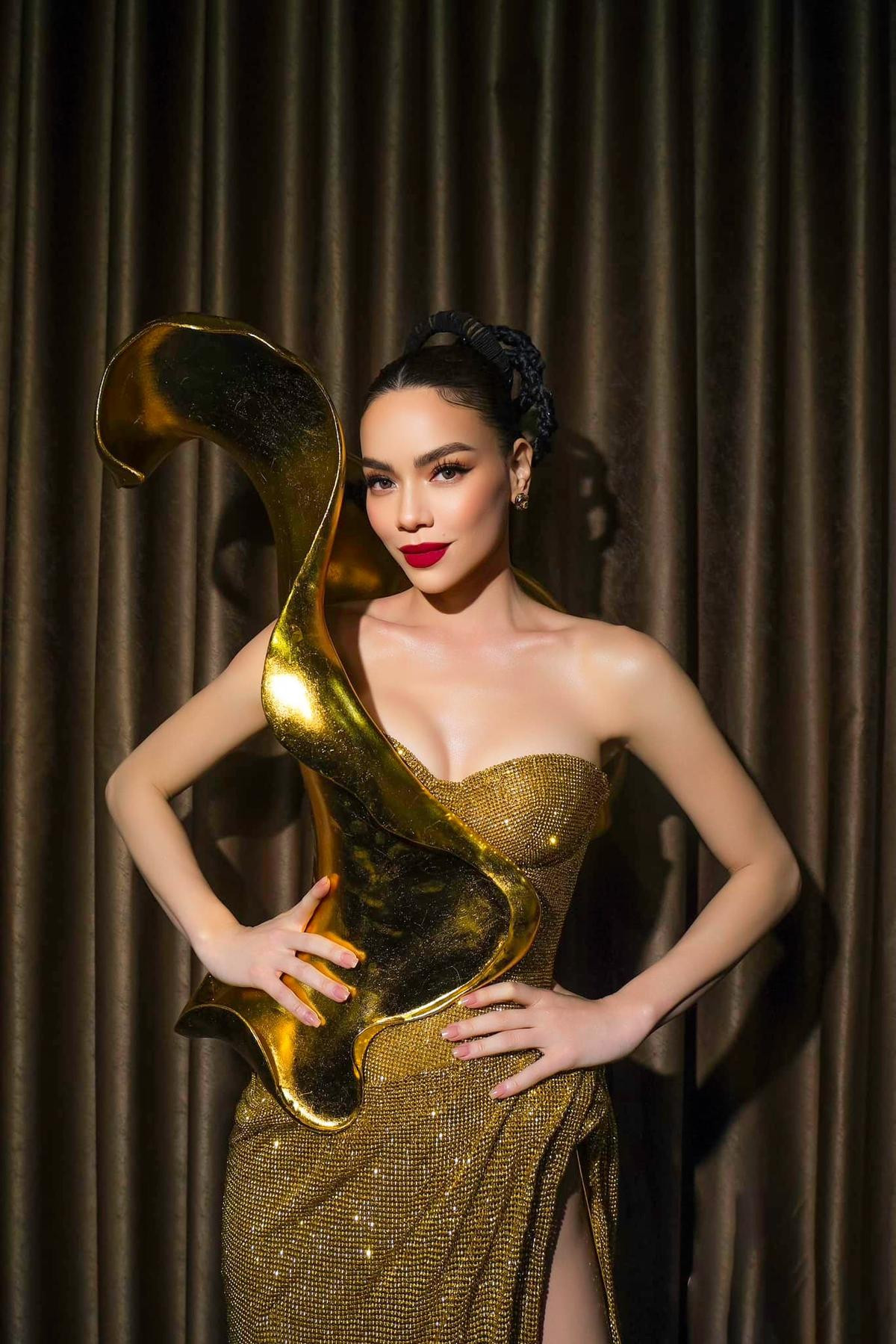 Mẹ bỉm 3 con Hà Hồ bất ngờ hô tên như hoa hậu khi fan 'réo' thi Miss Universe: Biết đâu bất ngờ phút 89! Ảnh 2