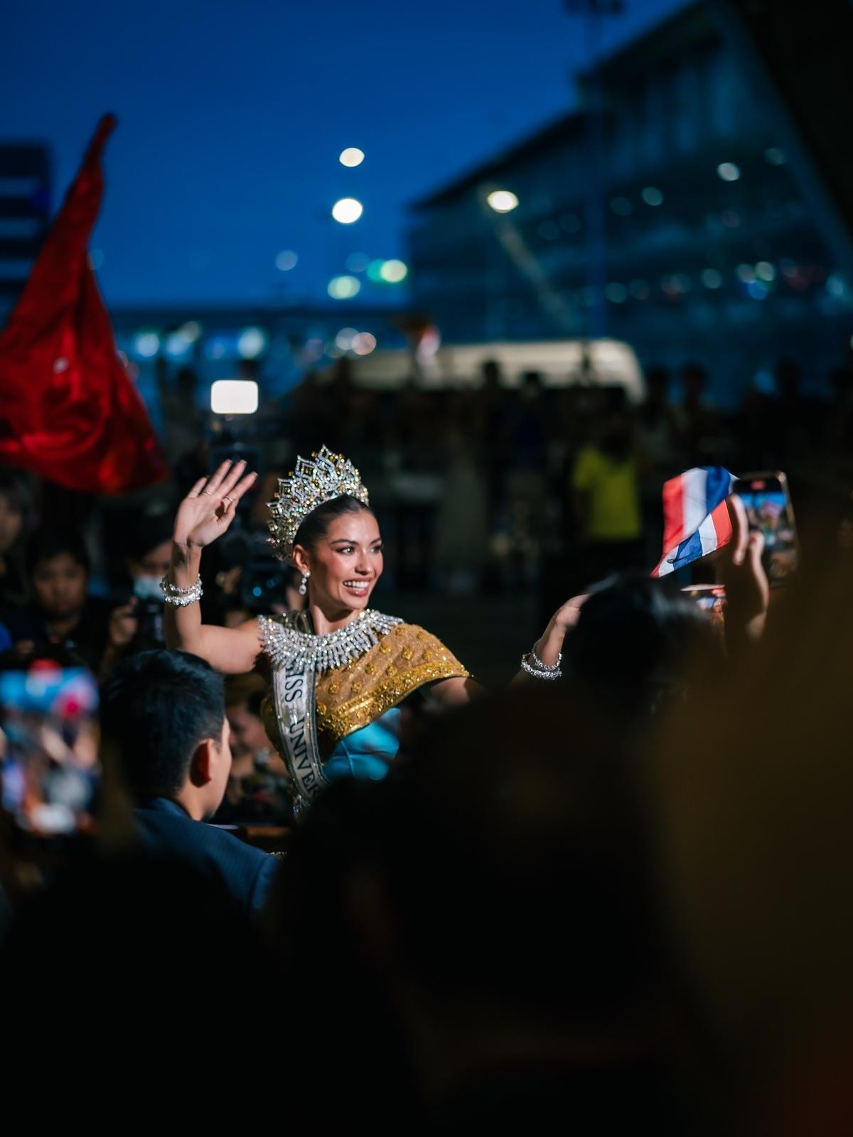 14 tỷ là tiền 'cát-xê' của á hậu 1 Miss Universe: Dì Anne có tiếc không? Ảnh 6