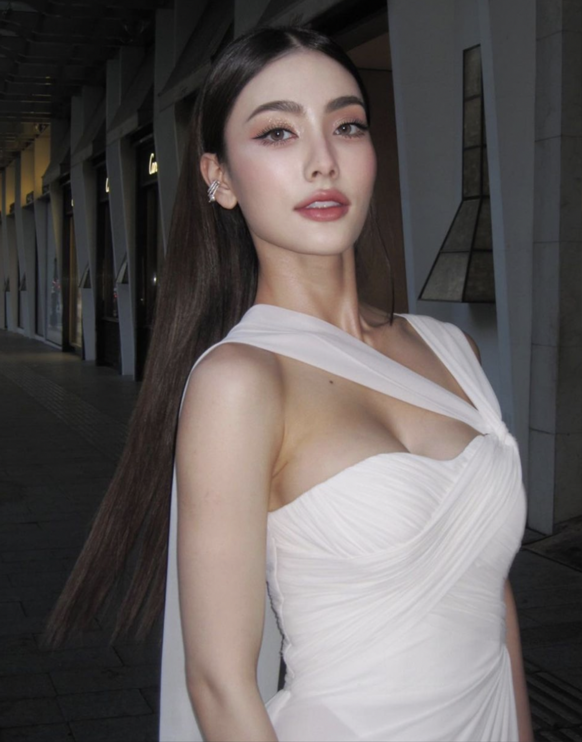 Bị 'ném đá' vì phát ngôn kém duyên với top 10 Miss Grand 2023, một nàng hậu lên tiếng xin lỗi Ảnh 4