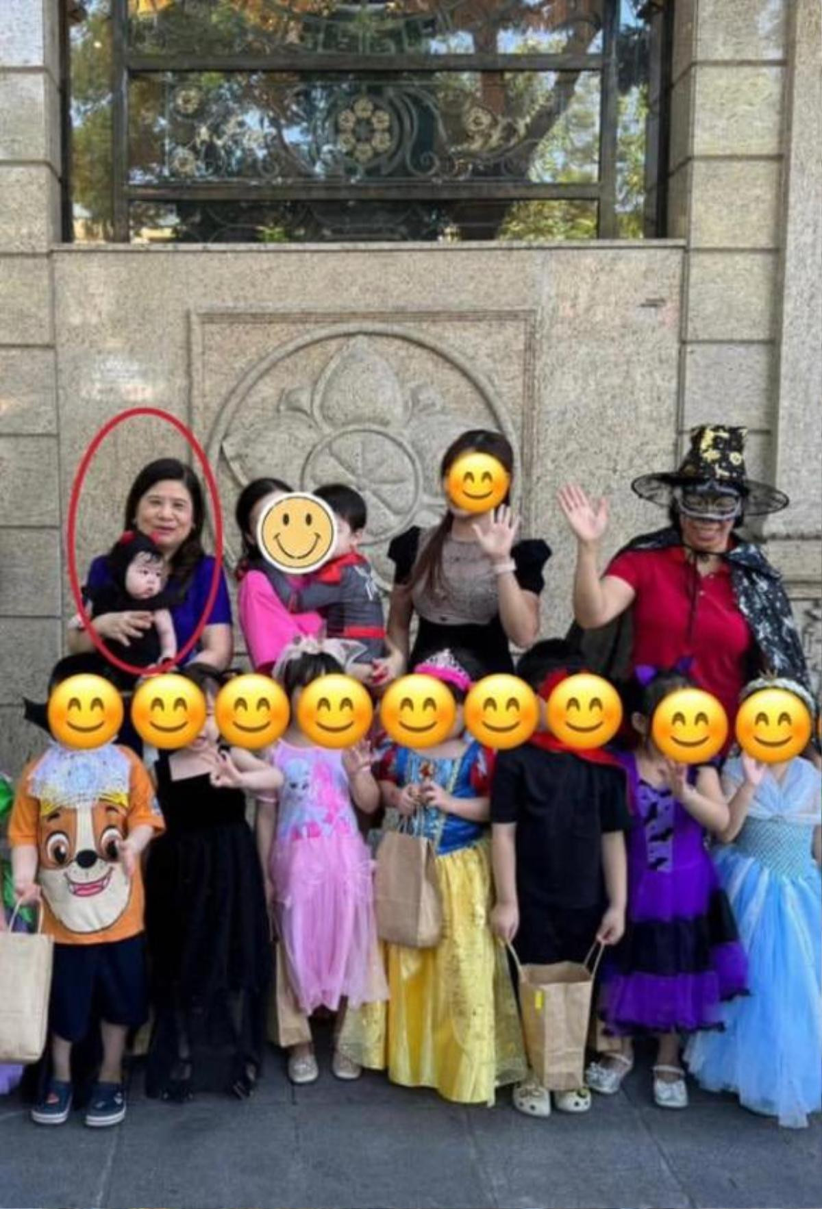 Đỗ Mỹ Linh đưa ái nữ đón mùa Halloween đầu tiên, ví như bản sao của chồng chủ tịch Ảnh 2