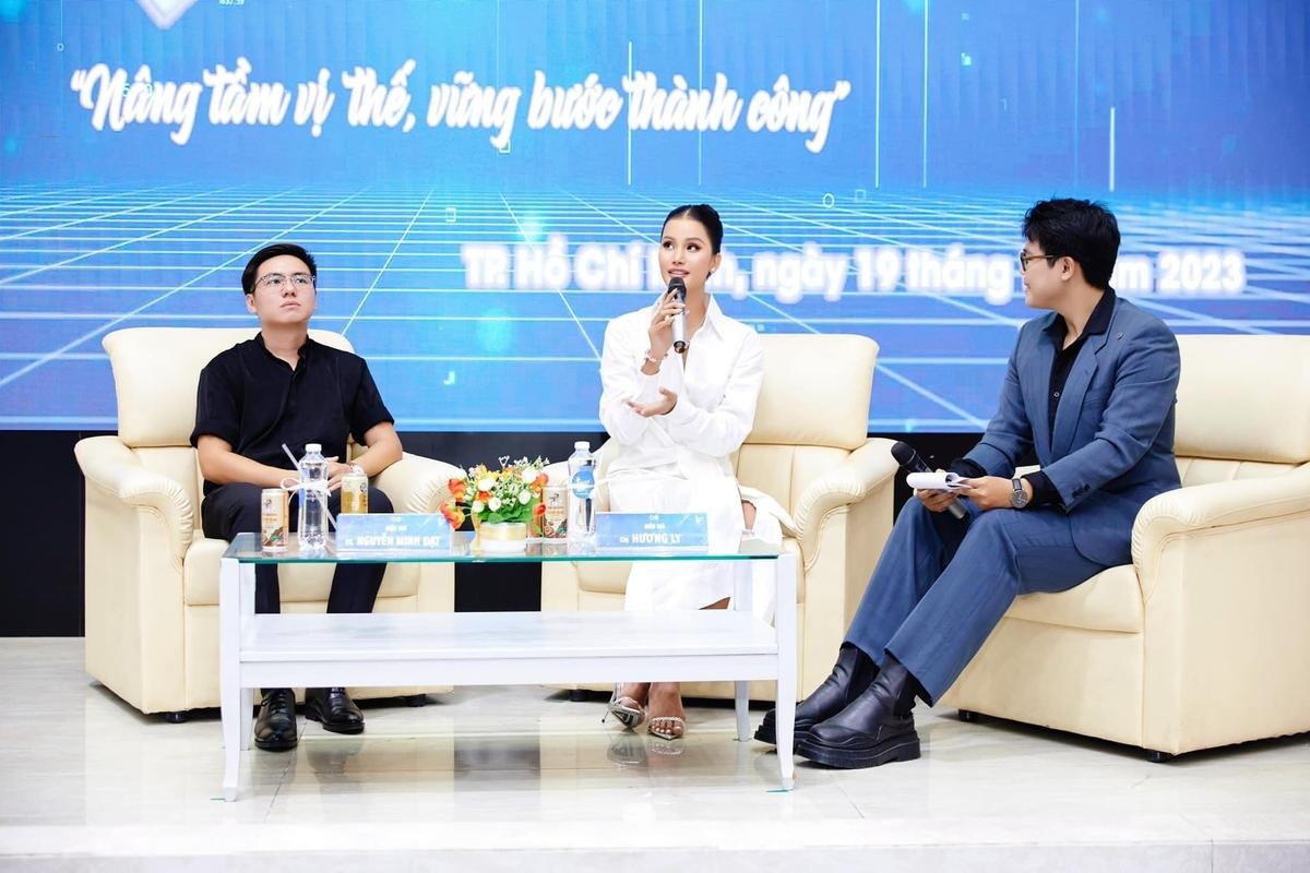 'Lỡ duyên' với Miss Universe 2023, Á hậu Hương Ly tung layout sắc lạnh khiến fan càng tiếc hùi hụi Ảnh 6