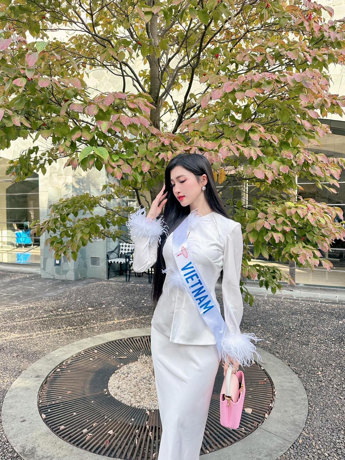 Nhìn lại loạt outfits đồng hành cùng Phương Nhi trên hành trình Miss International 2023 Ảnh 2