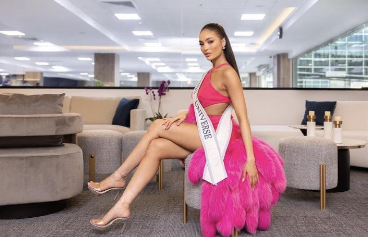 Đương kim Miss Universe đã 'chặt đẹp' dàn thí sinh qua chi tiết này Ảnh 6