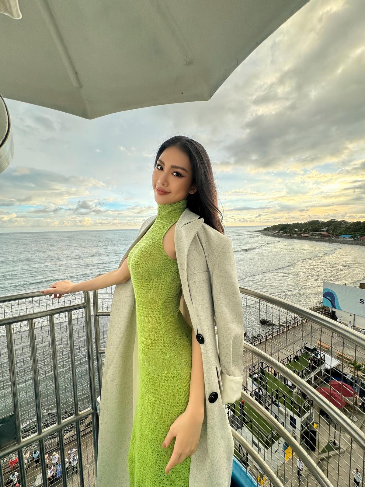 Miss Universe ngày thứ 4: Bùi Quỳnh Hoa thay outfit xanh đọt chuối, có phải 'chiêu' chiếm spotlight? Ảnh 3