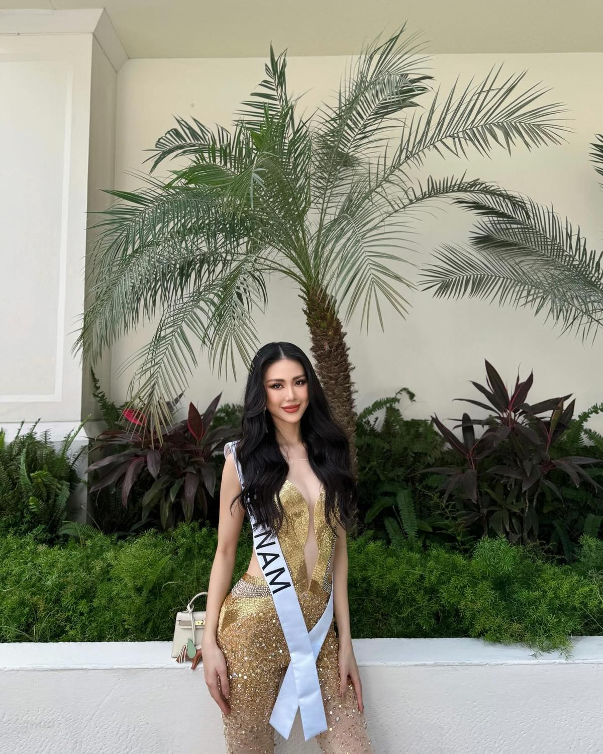 Miss Universe ngày thứ 4: Bùi Quỳnh Hoa thay outfit xanh đọt chuối, có phải 'chiêu' chiếm spotlight? Ảnh 5