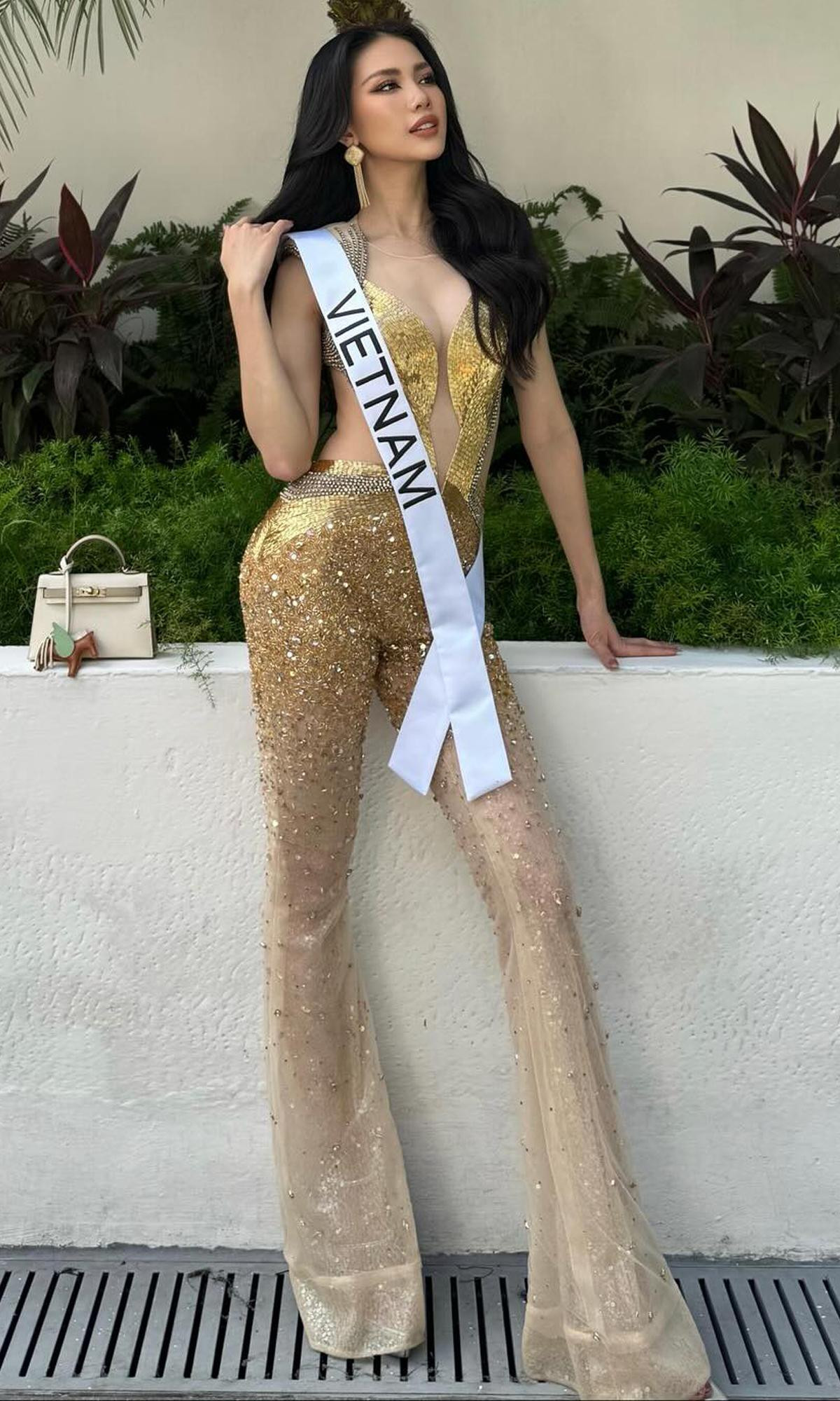 Miss Universe ngày thứ 4: Bùi Quỳnh Hoa thay outfit xanh đọt chuối, có phải 'chiêu' chiếm spotlight? Ảnh 4