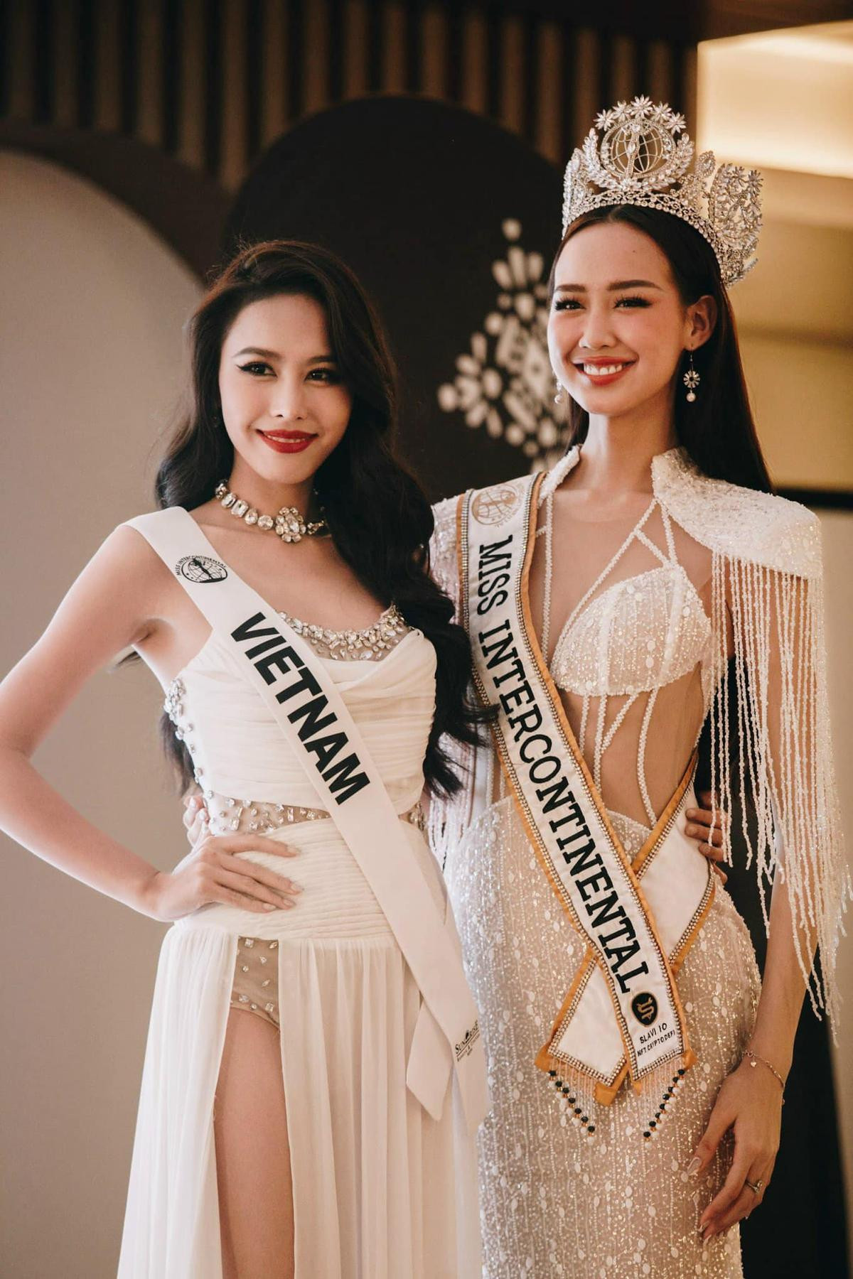 Ngọc Hằng phủ sắc hồng ngọt lịm, khoe chân dài 'xịn mịn' trước thềm CK Miss Intercontinental Ảnh 5