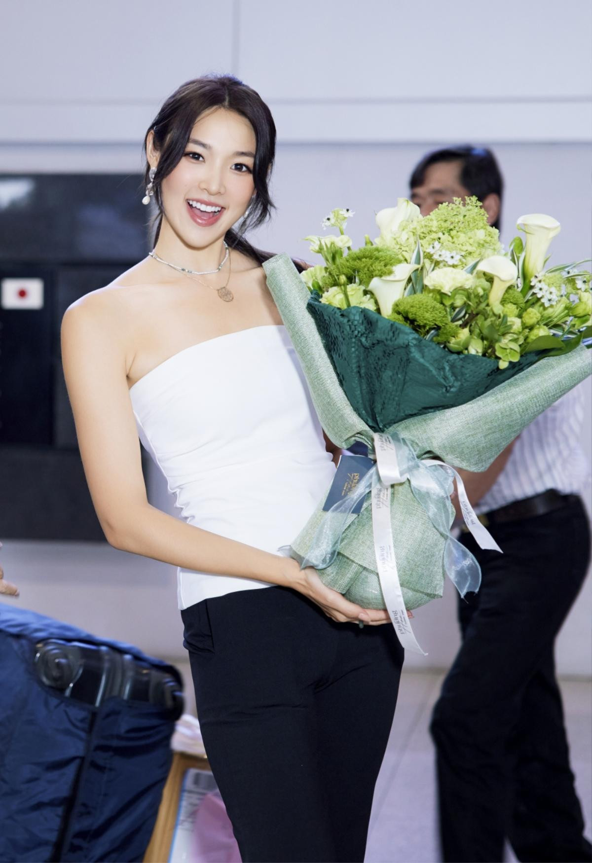 Bình chọn áo tắm Miss Earth: Người đẹp Philippines 'oanh tạc', đại diện Việt Nam đạt số phiếu ấn tượng Ảnh 4