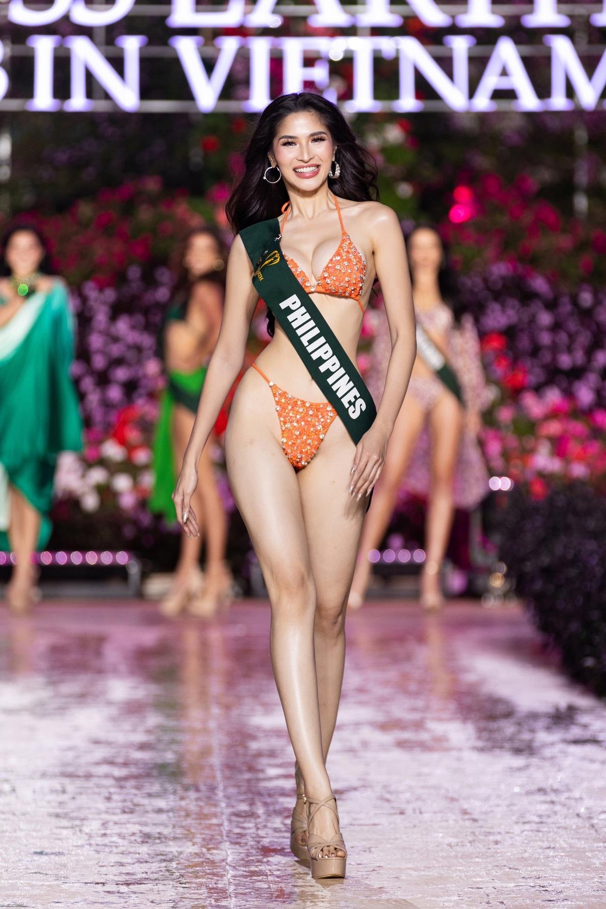 Đối thủ Lan Anh lạnh lùng, không thèm nói chuyện với ai tại bán kết Miss Earth 2023? Ảnh 3