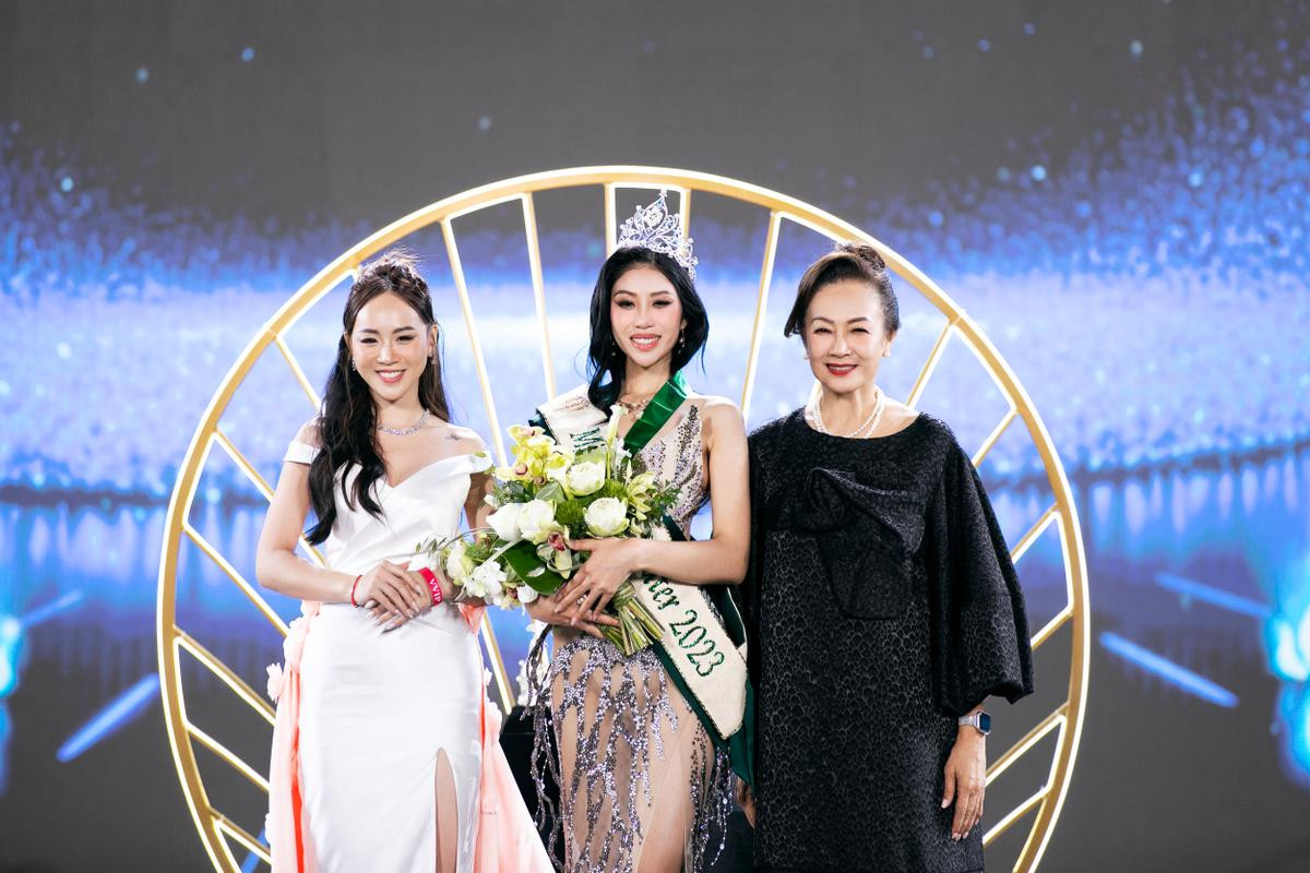 Màn 'nhai mic' giúp Lan Anh thành Á hậu 2 - Miss Earth: 'Out' trình cỡ này không đăng quang cũng uổng! Ảnh 3