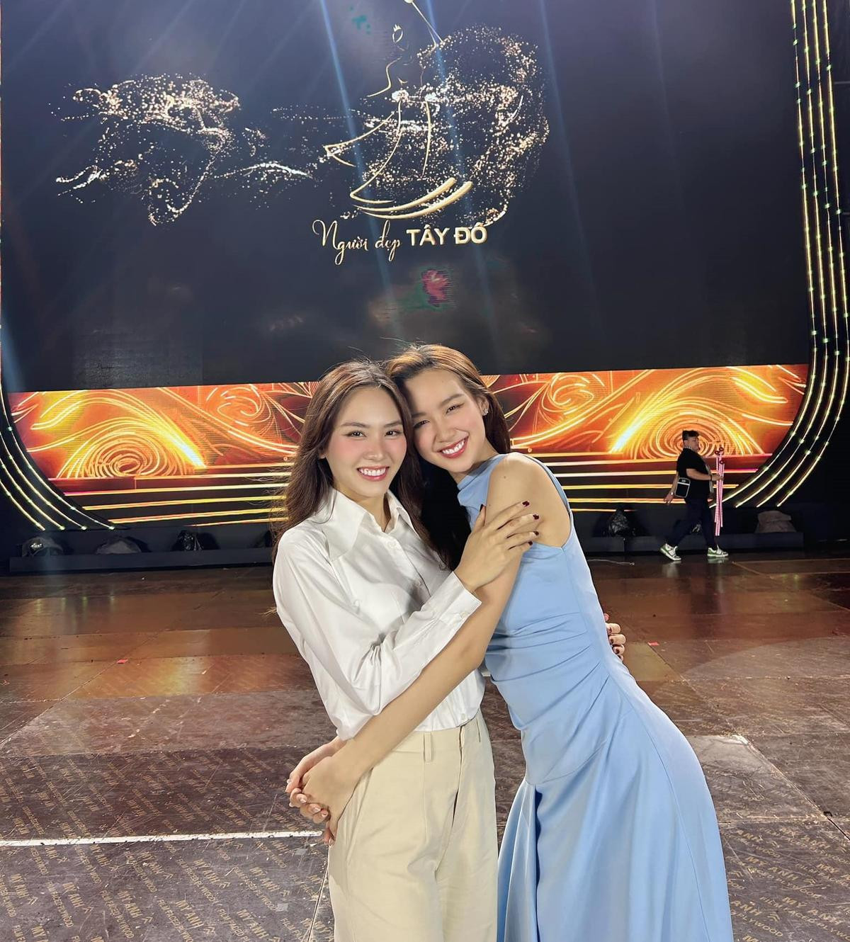 Ăn diện đơn giản tổng duyệt rehearsal, Top 2 Miss World VN 2022 vẫn 'phát sáng' mọi khung hình Ảnh 5