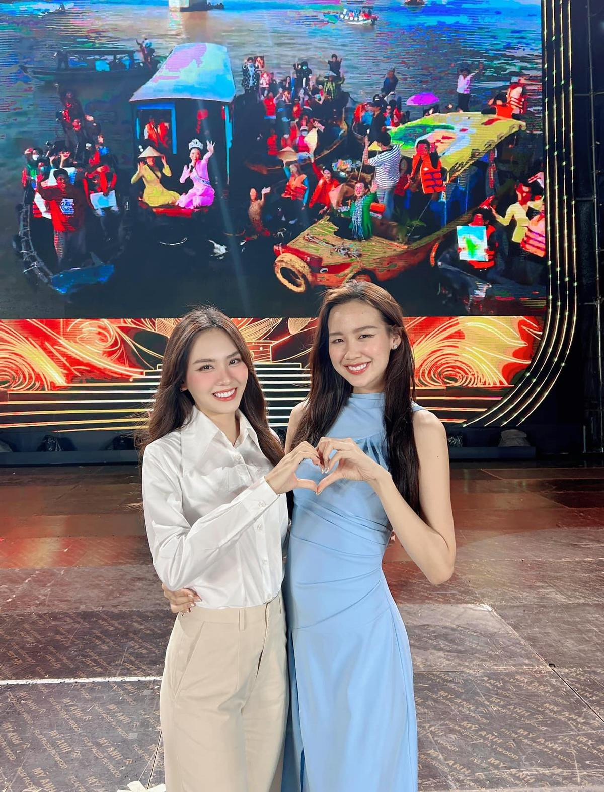 Ăn diện đơn giản tổng duyệt rehearsal, Top 2 Miss World VN 2022 vẫn 'phát sáng' mọi khung hình Ảnh 1