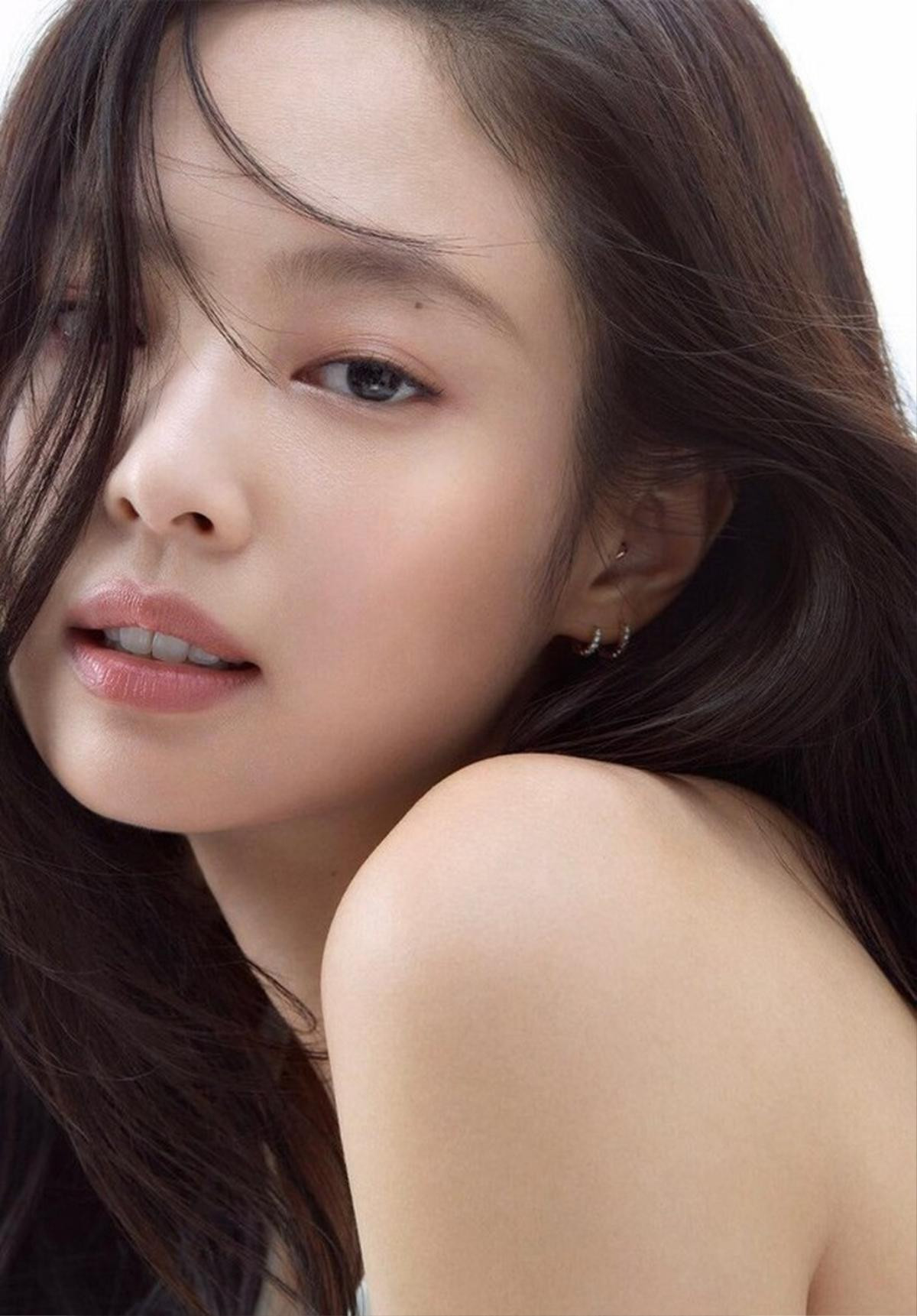 Nghe tin Địch Lệ Nhiệt Ba hợp tác đóng phim với Jennie BLACKPINK, dân tình bùng nổ vì visual quá đỉnh Ảnh 4