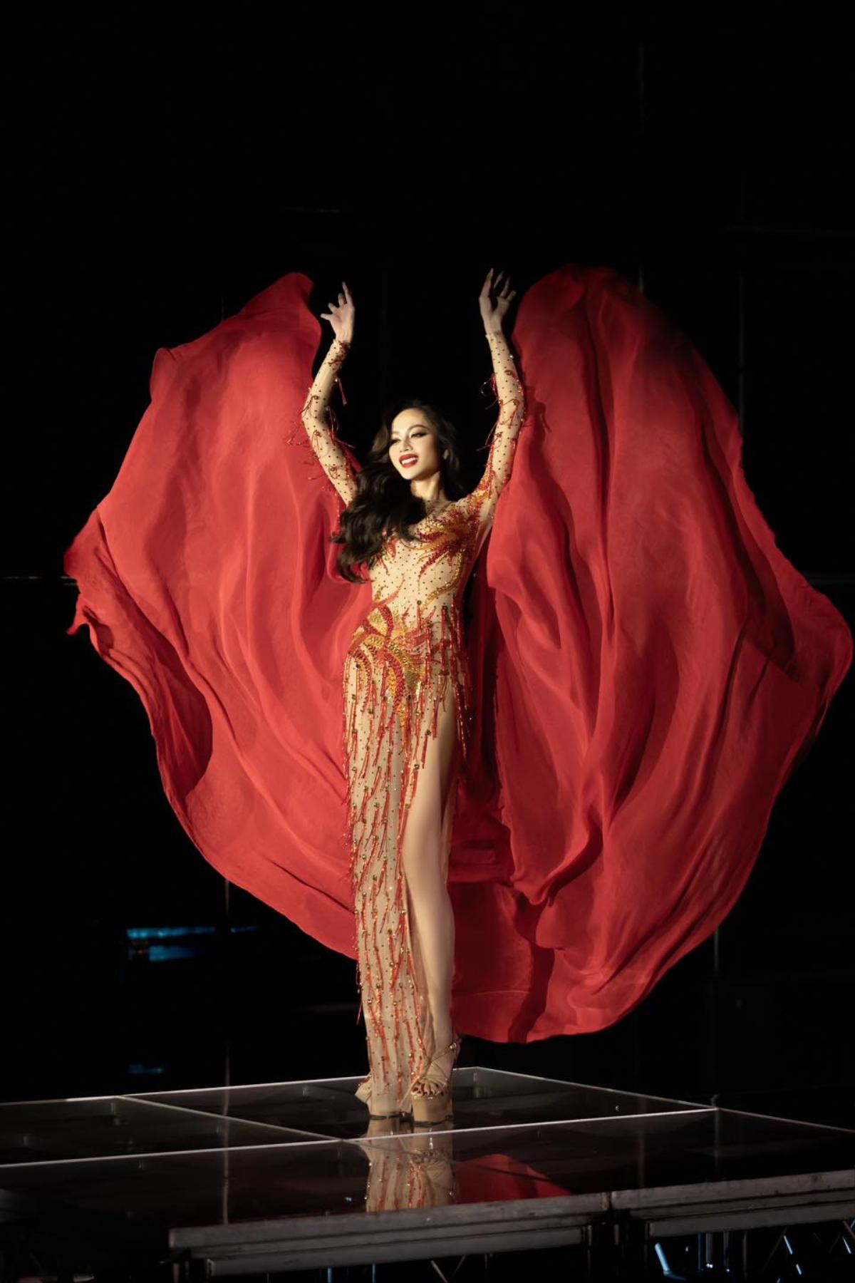 Lương Mỹ Kỳ bật khóc nức nở trước thềm chung kết Miss Fabulous International, chuyện gì đây? Ảnh 2