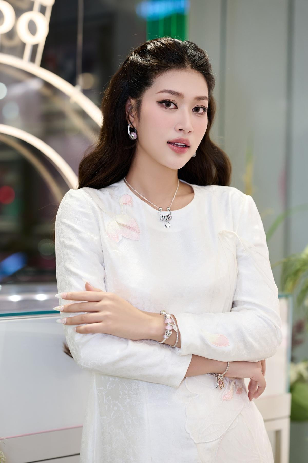 Chị em Miss Grand Vietnam đọ sắc chung khung hình: Thiên Ân - Thùy Tiên ai lép vế? Ảnh 4