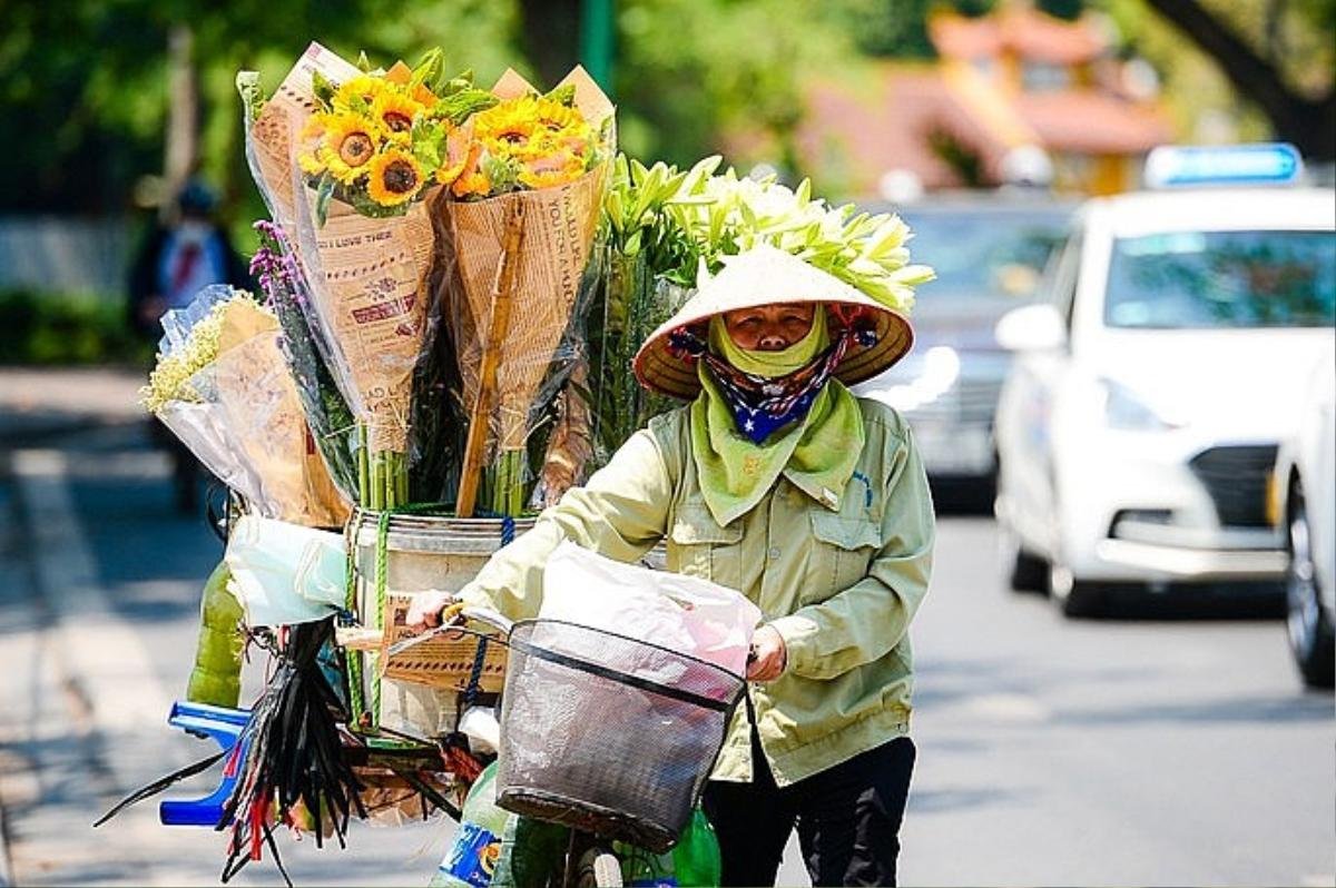 Miền Bắc nắng nóng kéo dài giữa mùa Đông Ảnh 1