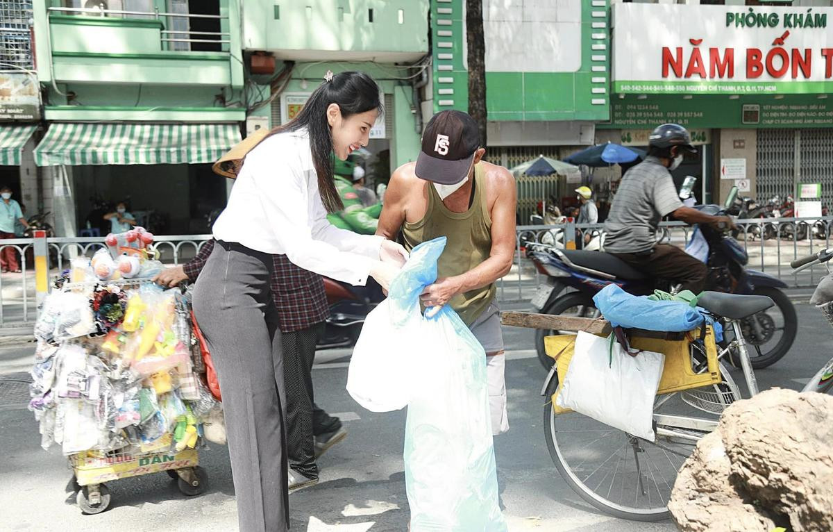 Phản ứng của Thuỷ Tiên sau loạt thị phi liên quan đến từ thiện Ảnh 2