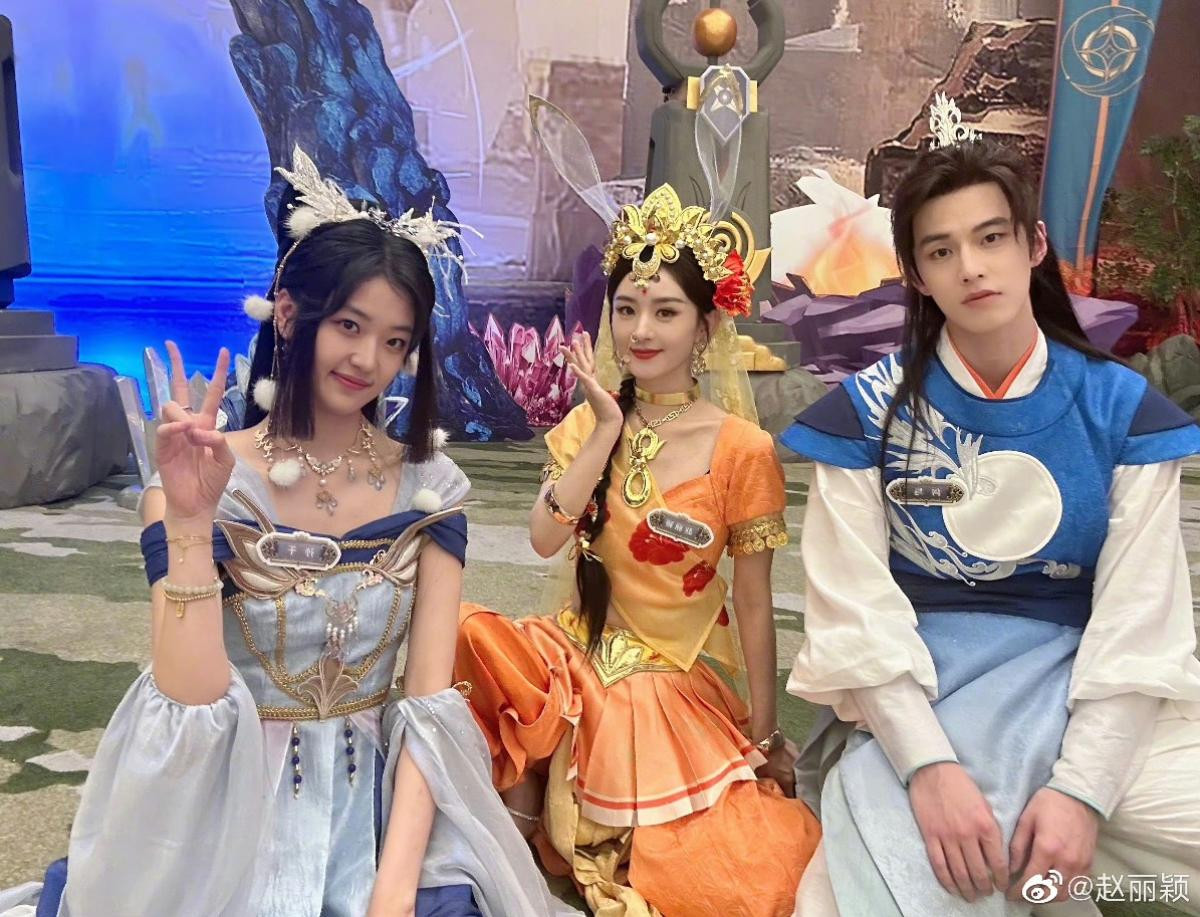 Triệu Lệ Dĩnh cosplay đẹp thế nào mà khiến Dương Mịch – Địch Lệ Nhiệt Ba phải chào thua? Ảnh 2