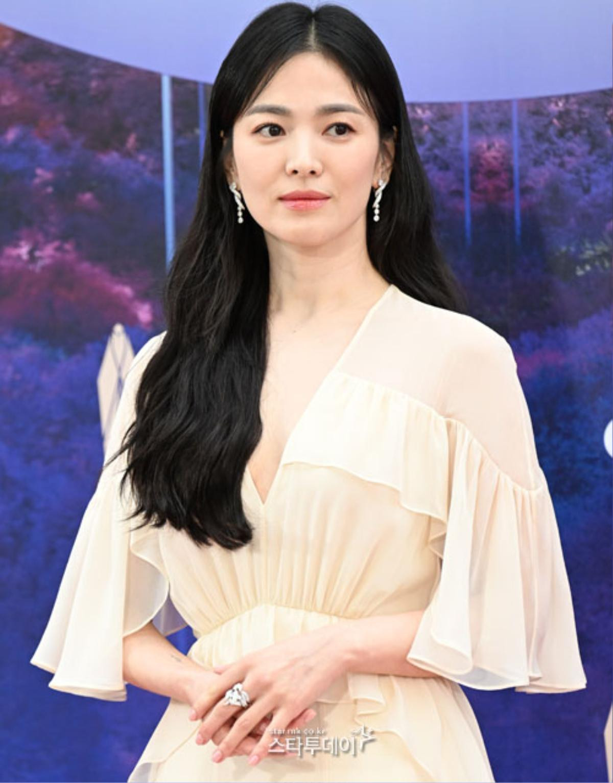 Song Hye Kyo chăm sóc da thế nào mà đã ngoài tuổi 40 vẫn sáng bừng, nói không với dấu hiệu lão hoá Ảnh 2