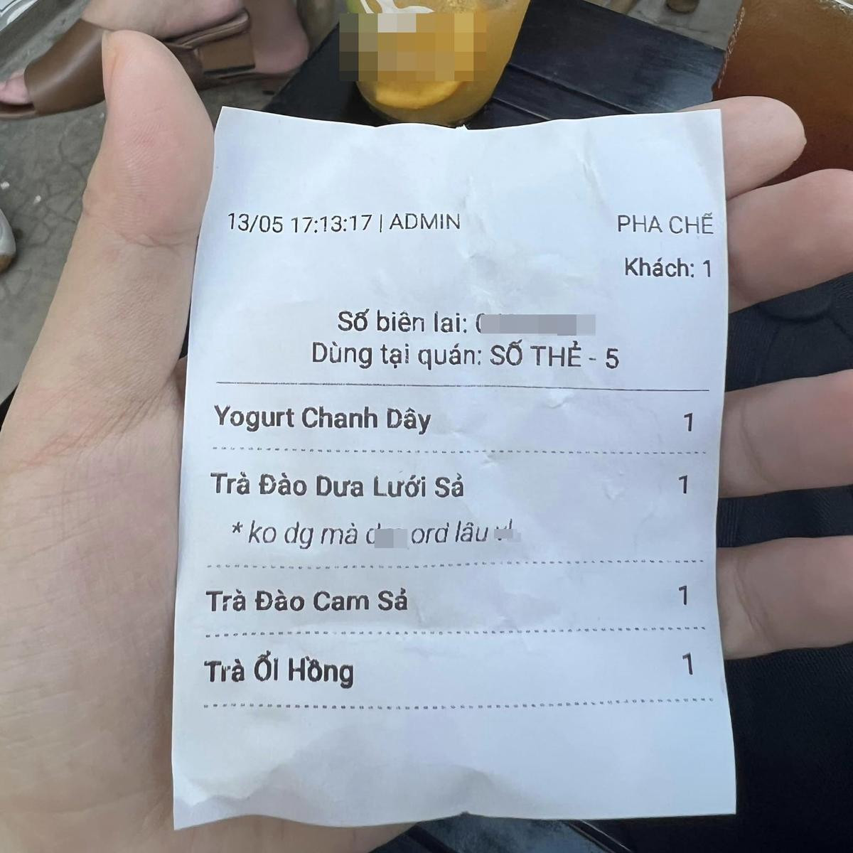 Bóc phốt nhân viên quán cafe chửi khách qua bill, 4 nữ 'thượng đế' không ngờ bị trách ngược Ảnh 3