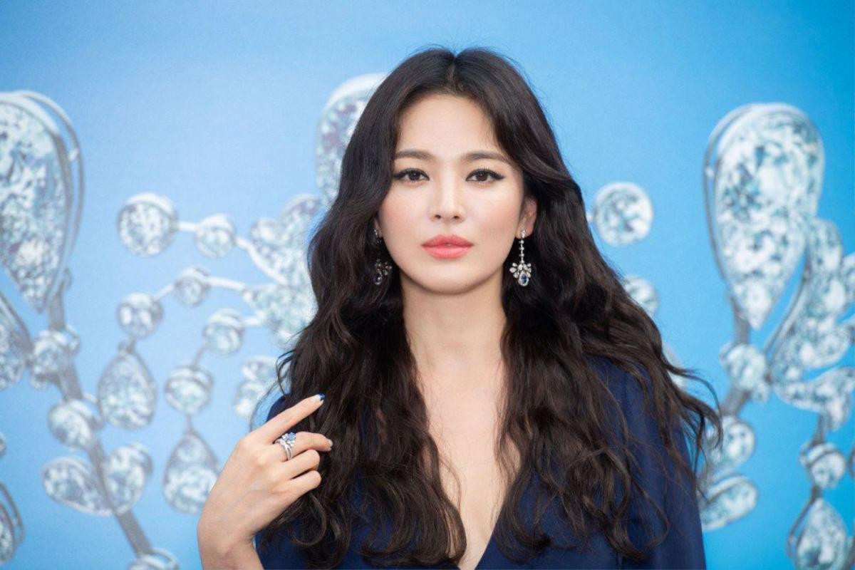 Song Hye Kyo bất ngờ bị mắng 'lố quá chừng', dân tình quay xe tuyên bố không nên tin tưởng Ảnh 2