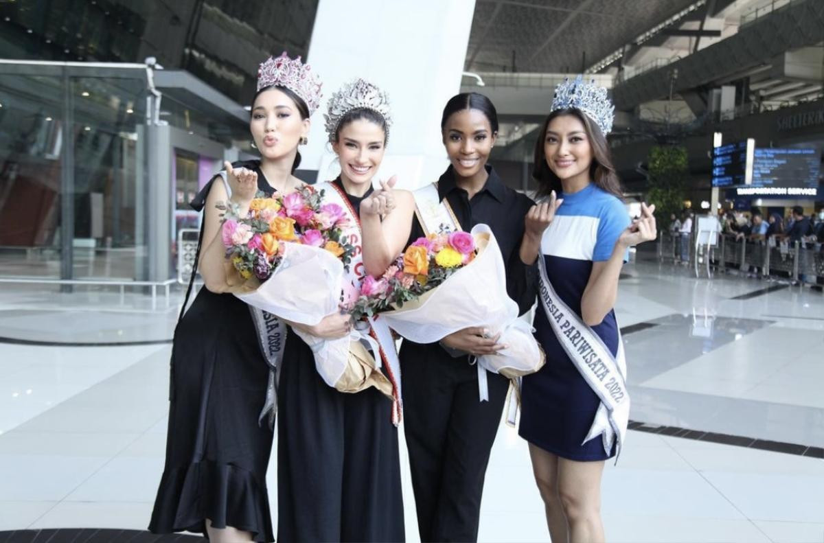 Miss Charm và Miss Supranational 'đọ sắc', mỹ nhân Nam Phi gây chú ý vì 1 chi tiết khác biệt Ảnh 2