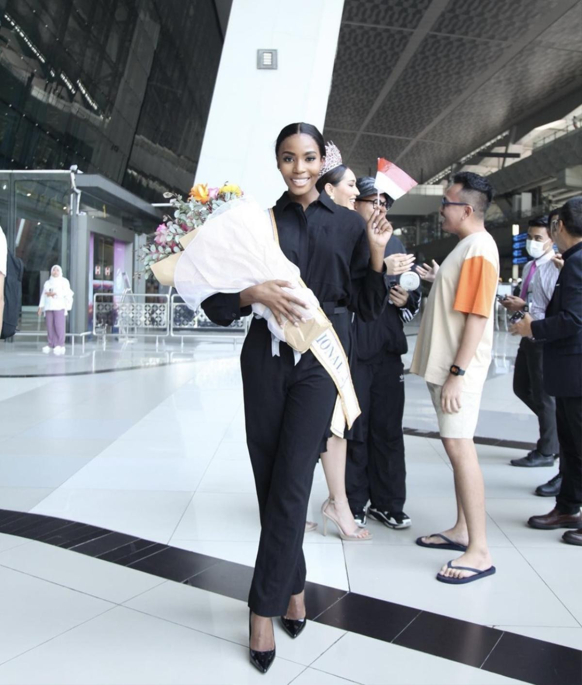 Miss Charm và Miss Supranational 'đọ sắc', mỹ nhân Nam Phi gây chú ý vì 1 chi tiết khác biệt Ảnh 6