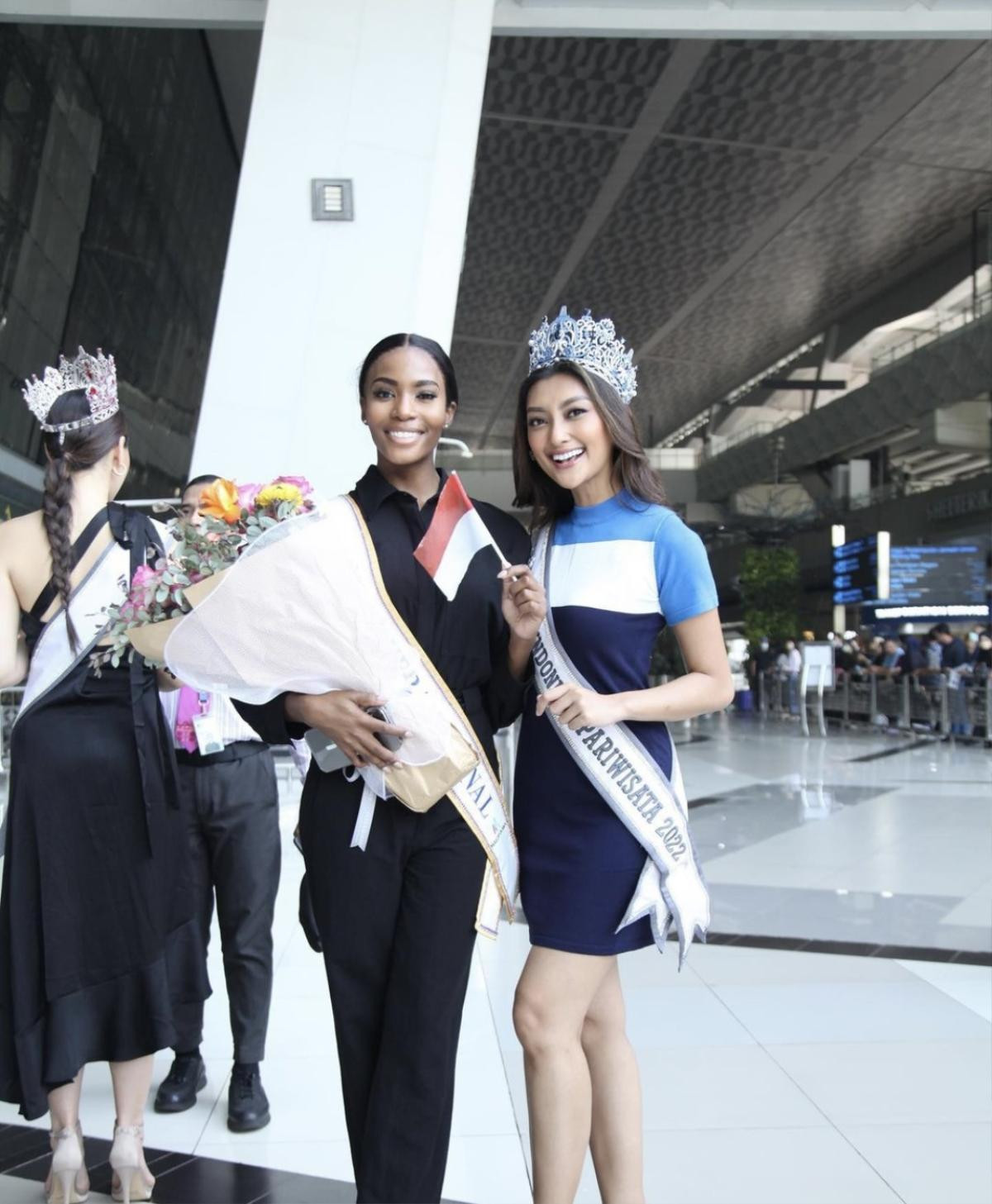 Miss Charm và Miss Supranational 'đọ sắc', mỹ nhân Nam Phi gây chú ý vì 1 chi tiết khác biệt Ảnh 5