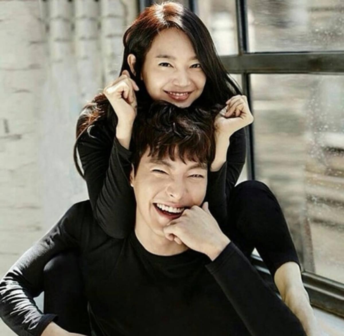 Netizen soi khoảnh khắc Shin Min Ah và Kim Woo Bin đi du lịch cùng nhau Ảnh 3