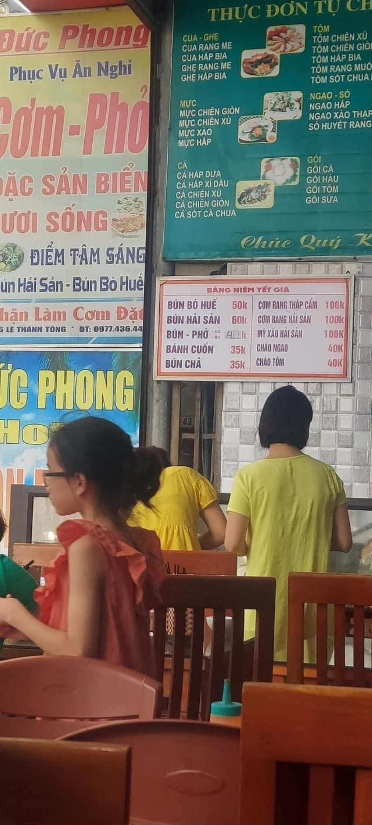 Dân tình 'choáng váng' trước suất bún chả 35.000 đồng vỏn vẹn 2 miếng chả Ảnh 2