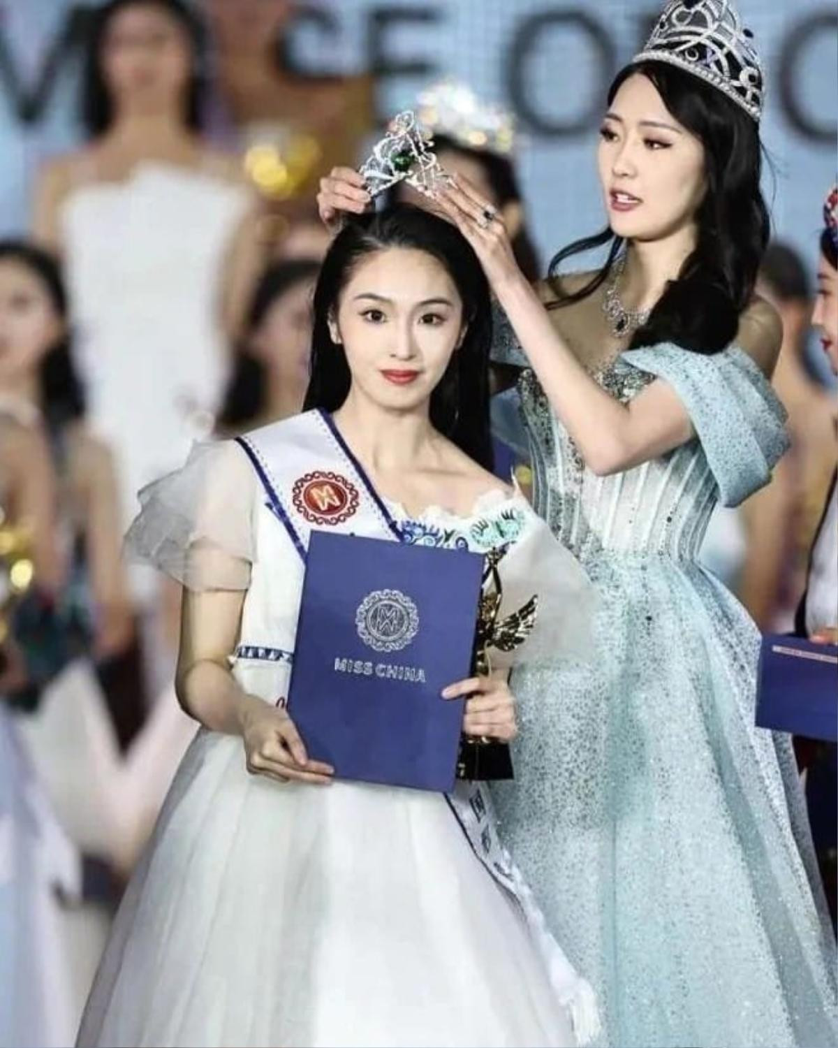 Nhan sắc 'nhìn như hotgirl' của đại diện Trung Quốc tại Miss World, lép về hoàn toàn trước Mai Phương Ảnh 1