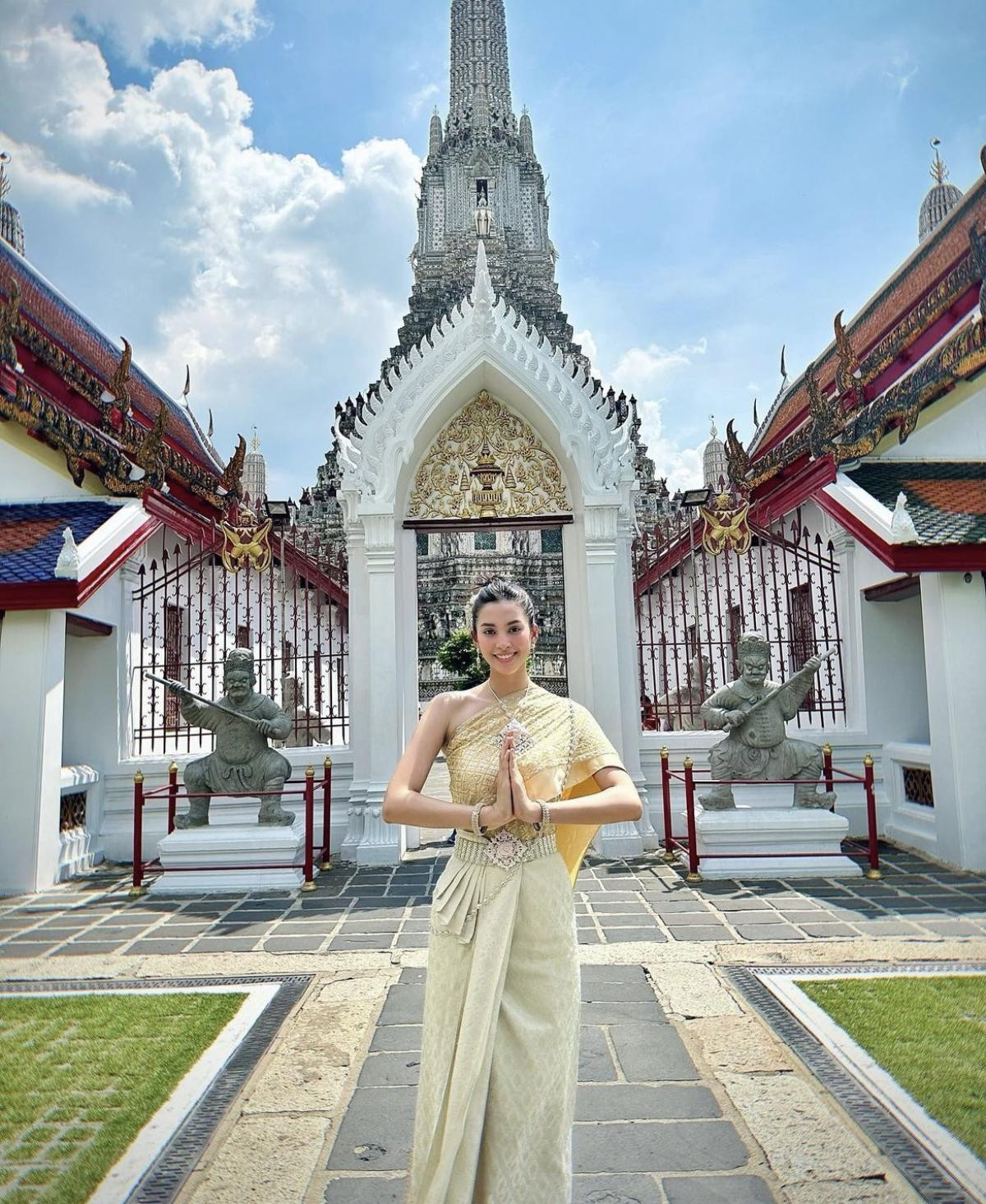 Hoa hậu Tiểu Vy diện trang phục truyền thống Thái Lan, liệu có đọ lại Thuỳ Tiên trước đó? Ảnh 8