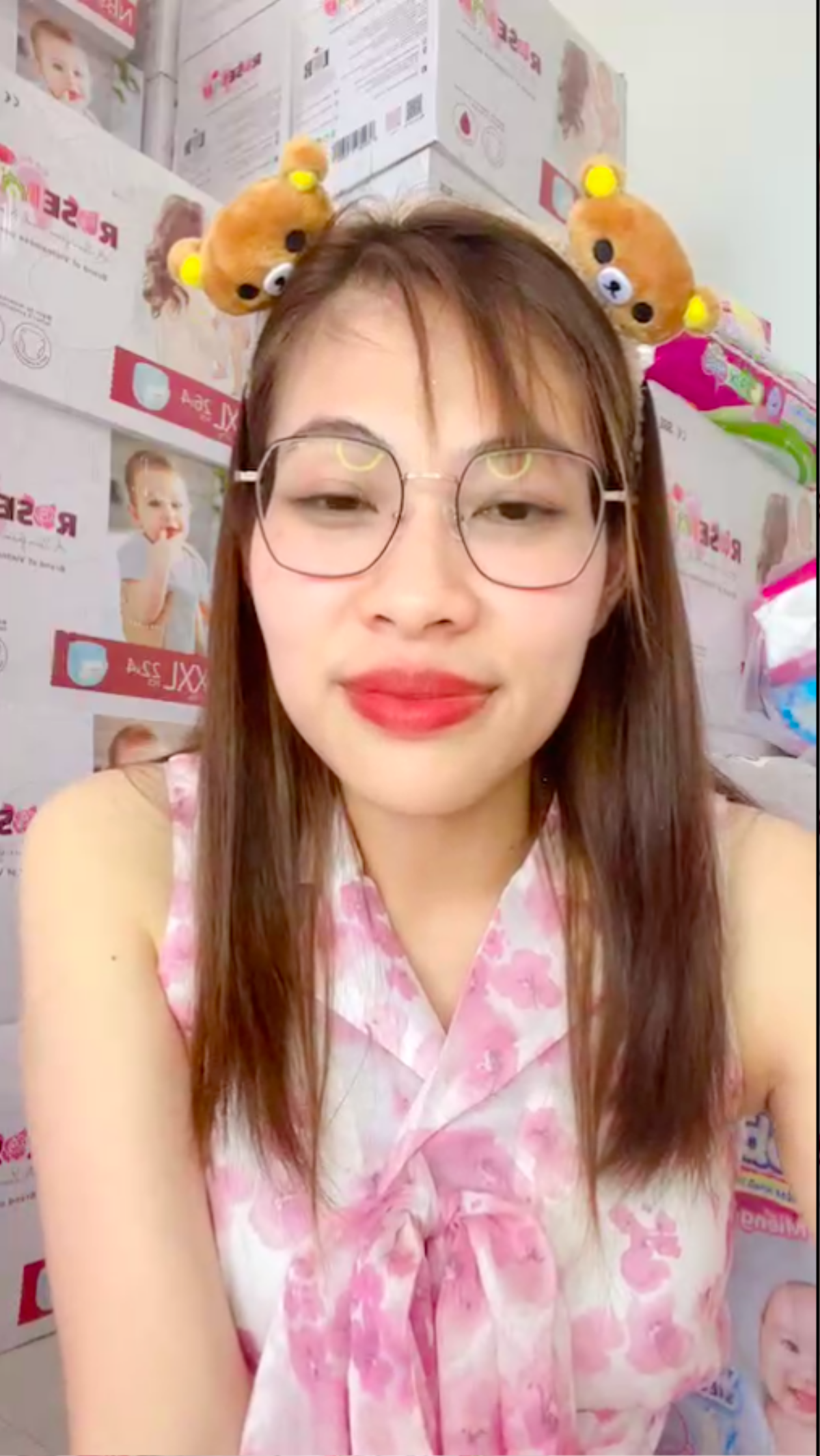 Bị yêu cầu xin lỗi và bồi thường cho Thùy Tiên, bà Đặng Thùy Trang livestream: Đã thua đâu mà bồi thường! Ảnh 2