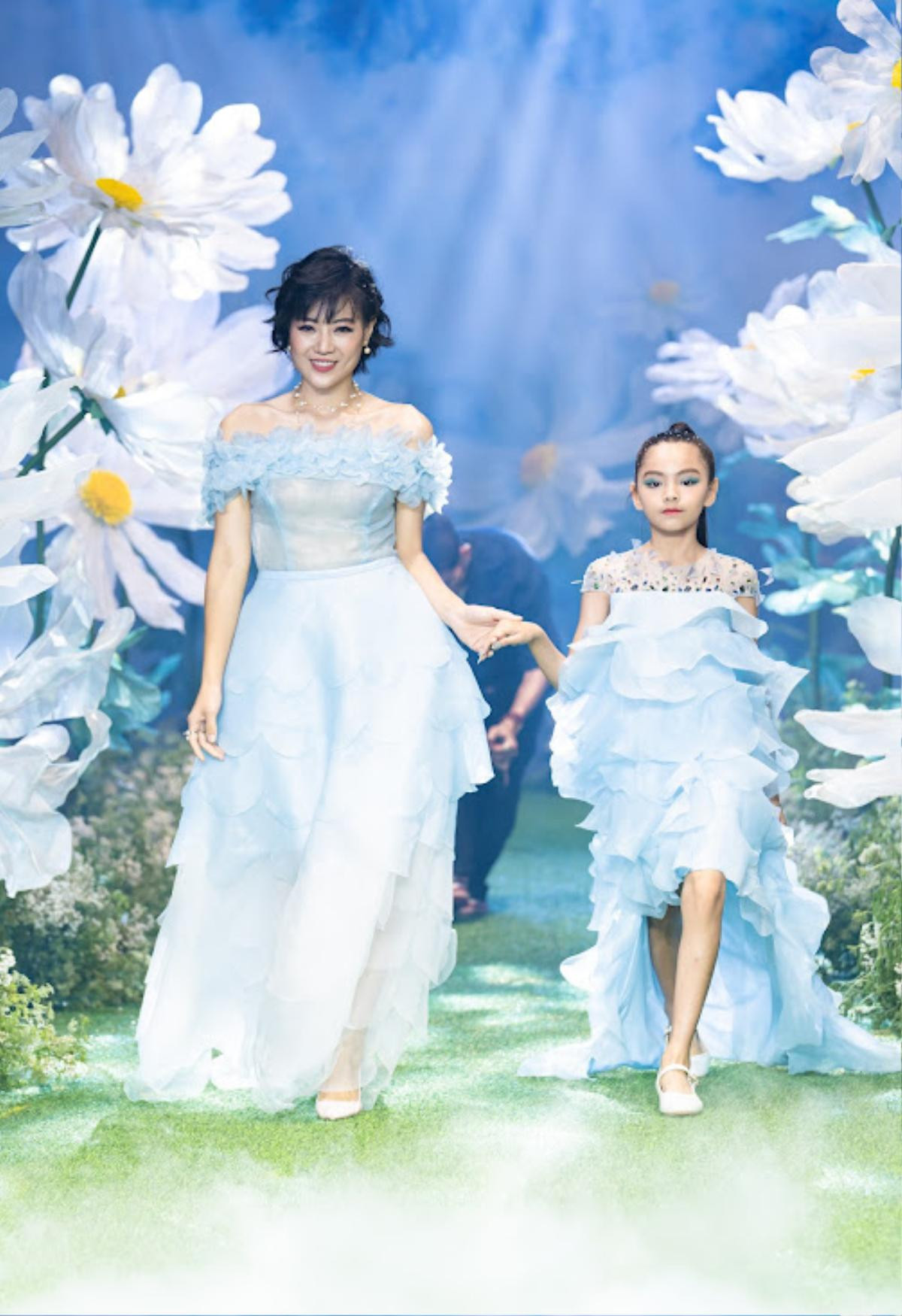 Thu Quỳnh, Thanh Hương, Đinh Hương hội tụ tại Vietnam Kids Fashion Week 2023 Ảnh 3