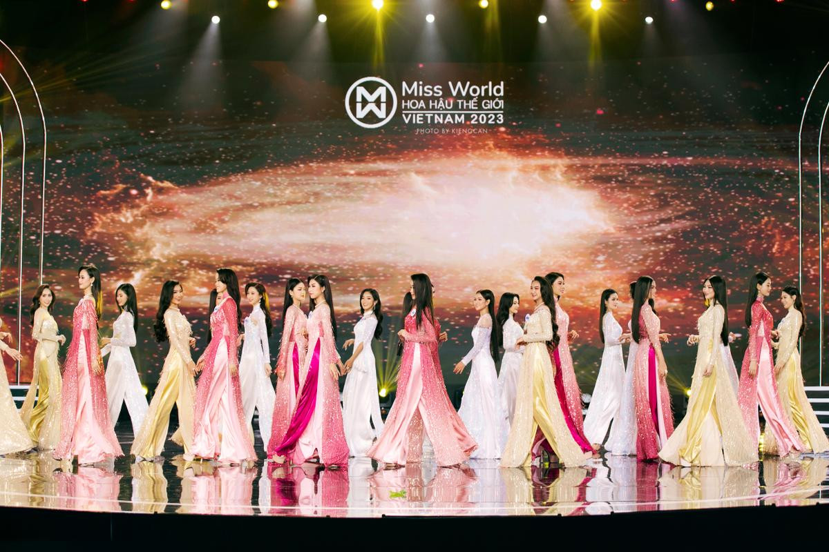 Dàn thí sinh Miss World VN thướt tha với áo dài: Cùng cạnh tranh nhau chiếc vương miện danh giá Ảnh 1