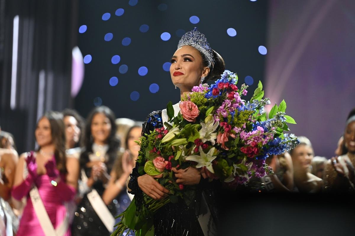 Khoe diện mạo mới, Miss Universe 2022 nhận về 'cơn mưa' lời khen khi thay đổi một chi tiết hậu đăng quang Ảnh 4