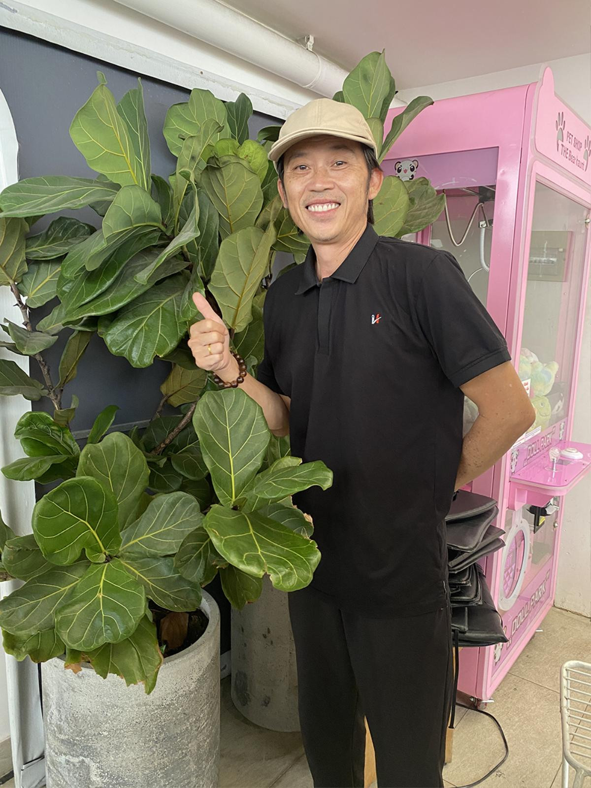 NSƯT Hoài Linh: 'Cũng ăn cá khô và mắm, mong diễn sân khấu để tuổi già... đỡ hiu quạnh' Ảnh 1