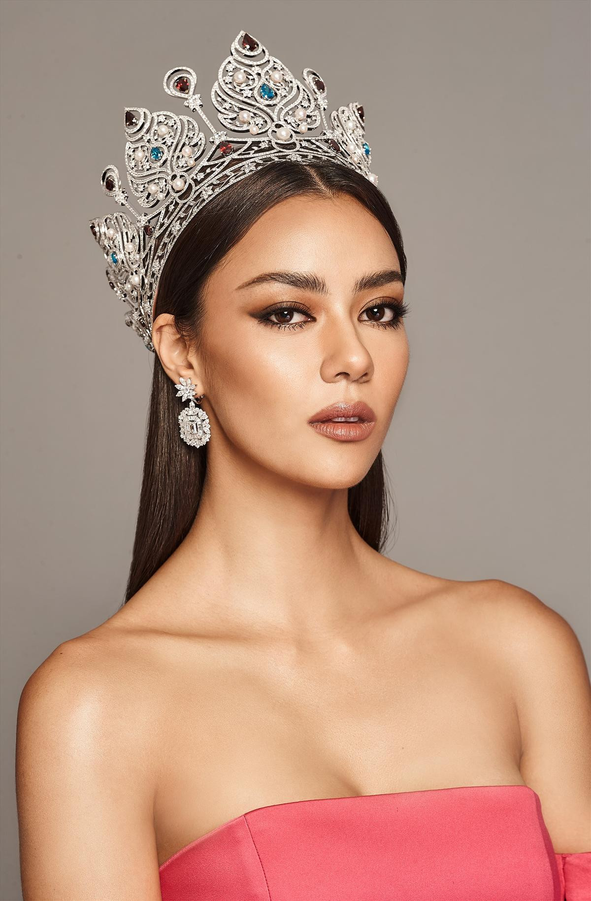 'Muốn xỉu ngang' trước nhan sắc U30 của Miss Universe Thailand 2020 Ảnh 1