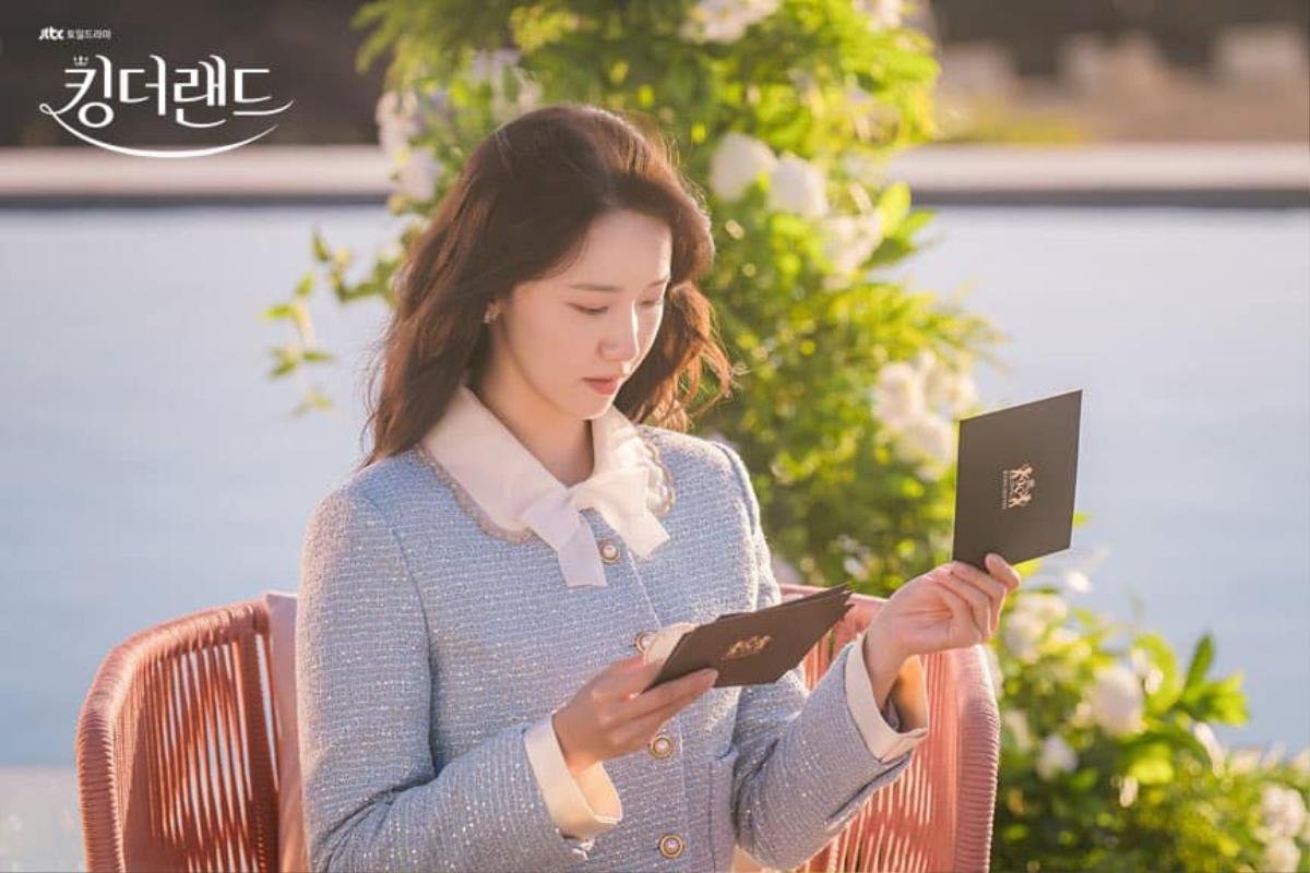 Từng bị 'ném đá' thậm tệ, vì sao khán giả lại 'quay xe' ủng hộ King The Land của YoonA? Ảnh 1