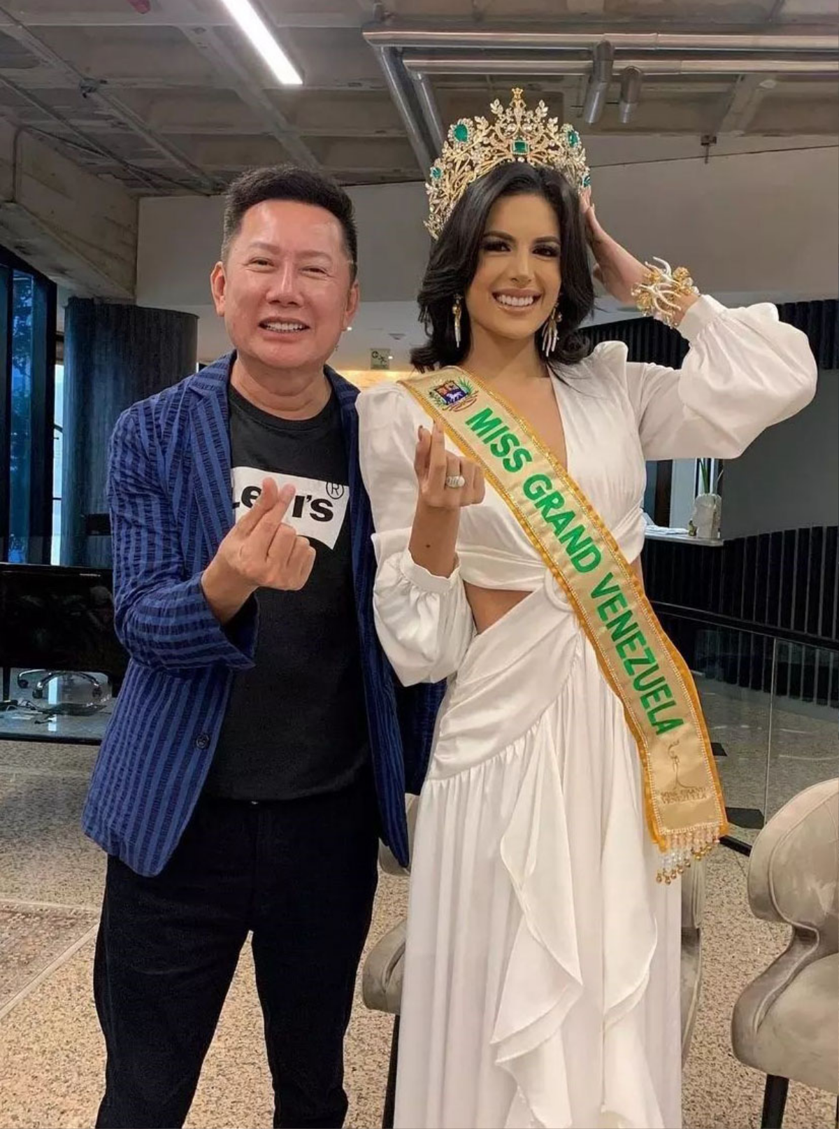 Miss Grand Venezuela 2023 tranh thủ lấy lòng fan Việt Nam bằng một hành động, ai nấy đều khen nức mũi! Ảnh 4