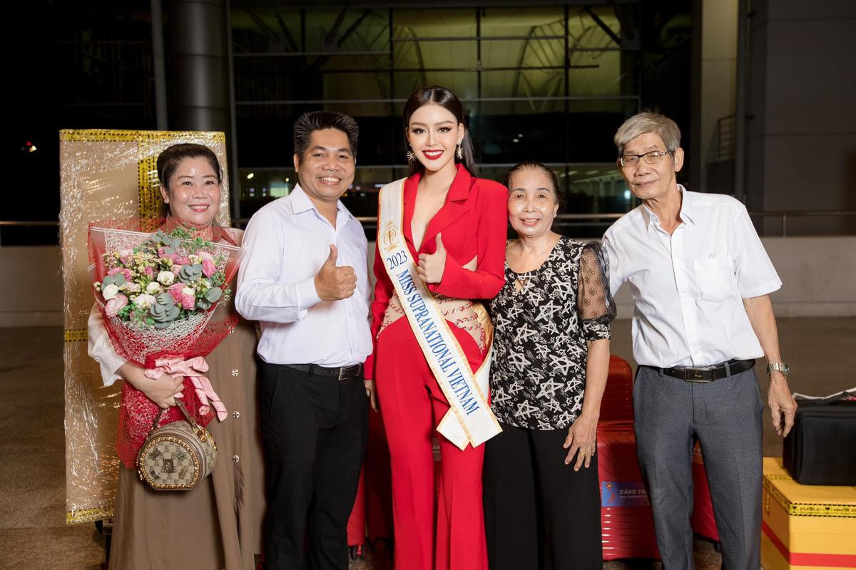 Đại diện Việt Nam lên đường tham dự Miss Supranational: Fan đâu mà vắng hoe vậy? Ảnh 8