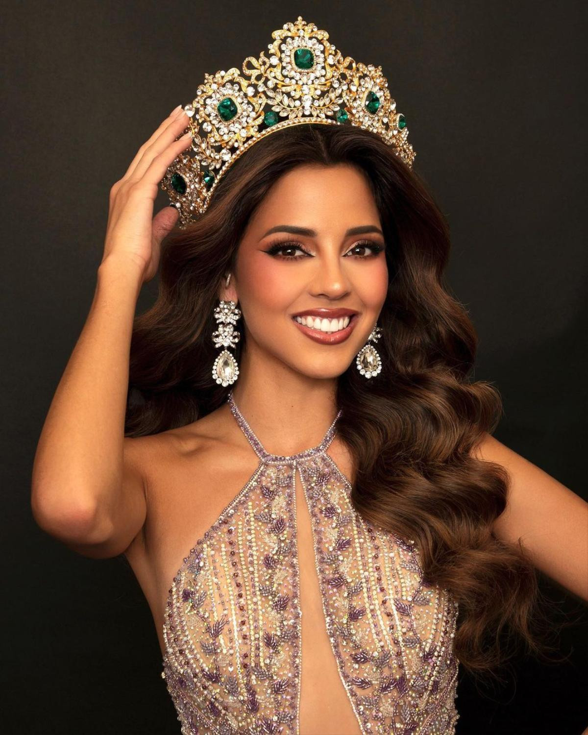 Miss Grand Peru 2023 bùng nổ visual sáng bừng làm fan 'chói mắt' Ảnh 1