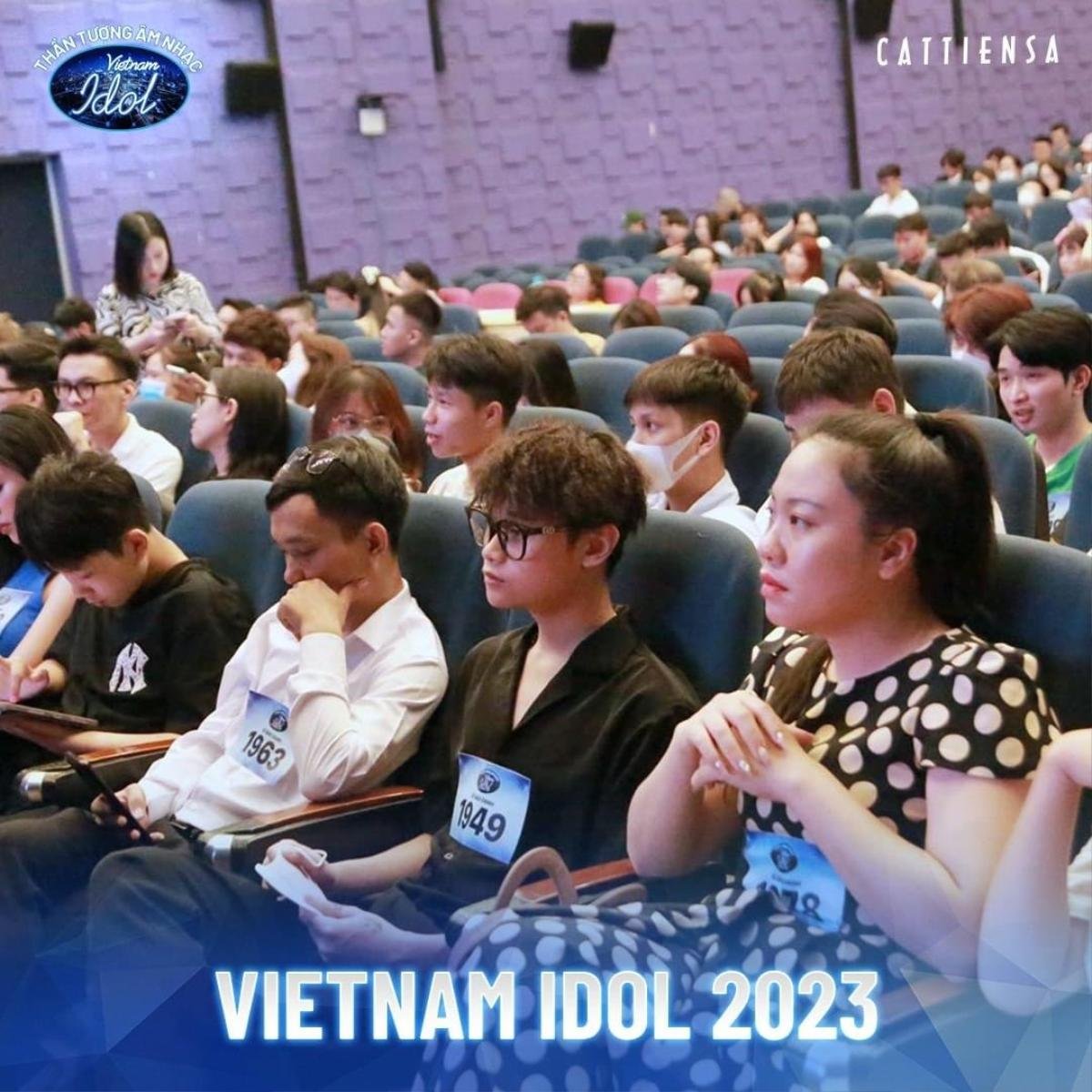 Hàng nghìn thí sinh 'rồng rắn' xếp hàng dài chờ casting Vietnam Idol 2023: Sức nóng lên 100 độ rồi! Ảnh 3