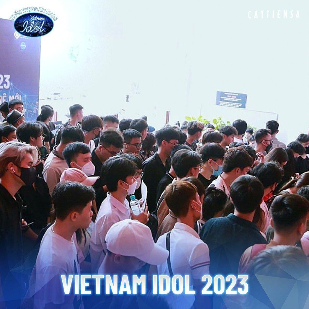 Thí sinh chống nạng, vượt hơn 200km đến casting Vietnam Idol: 'Được giải hay không bố mẹ vẫn bồi dưỡng' Ảnh 1