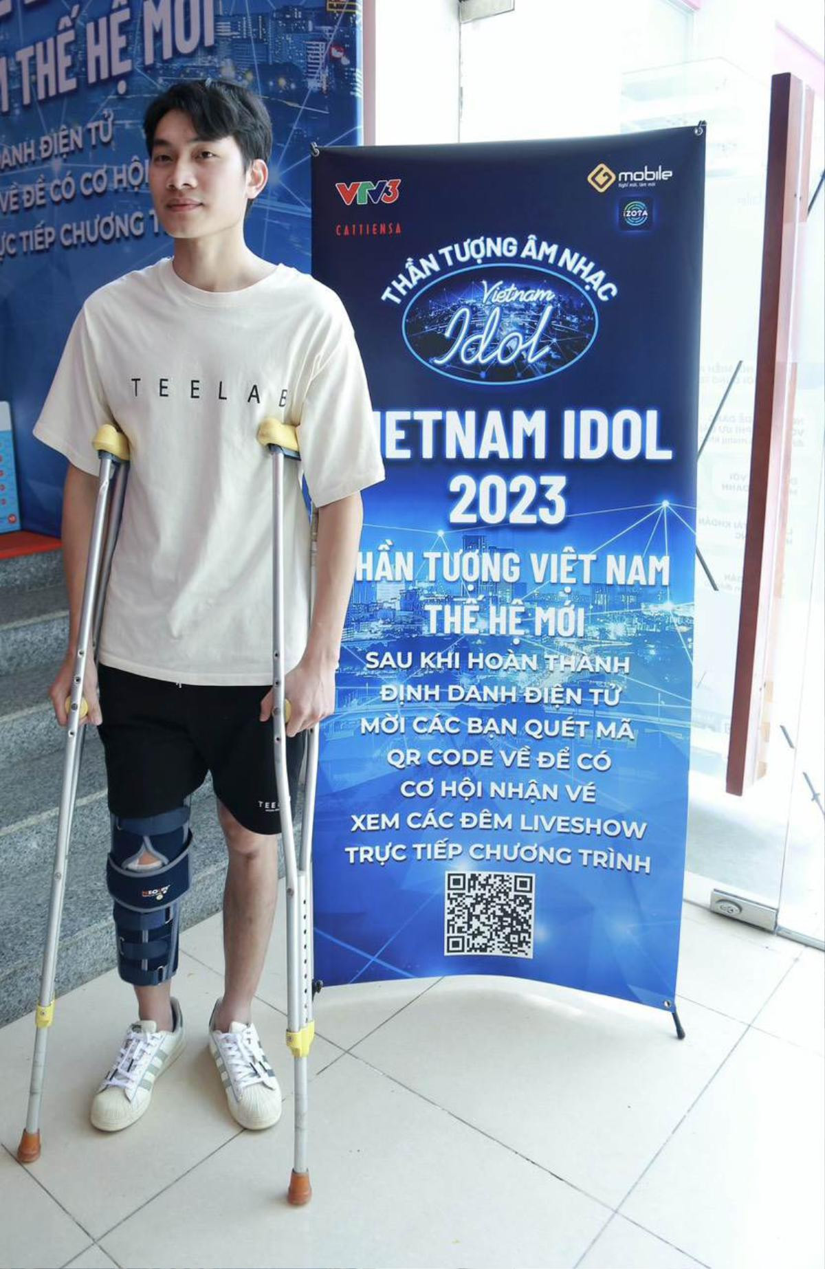 Thí sinh chống nạng, vượt hơn 200km đến casting Vietnam Idol: 'Được giải hay không bố mẹ vẫn bồi dưỡng' Ảnh 2