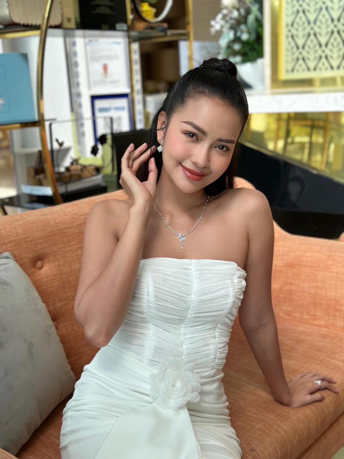 Ngọc Châu bất ngờ tái xuất với vương miện 'Bản lĩnh Việt Nam', đẹp hơn lúc thi Miss Universe không? Ảnh 4