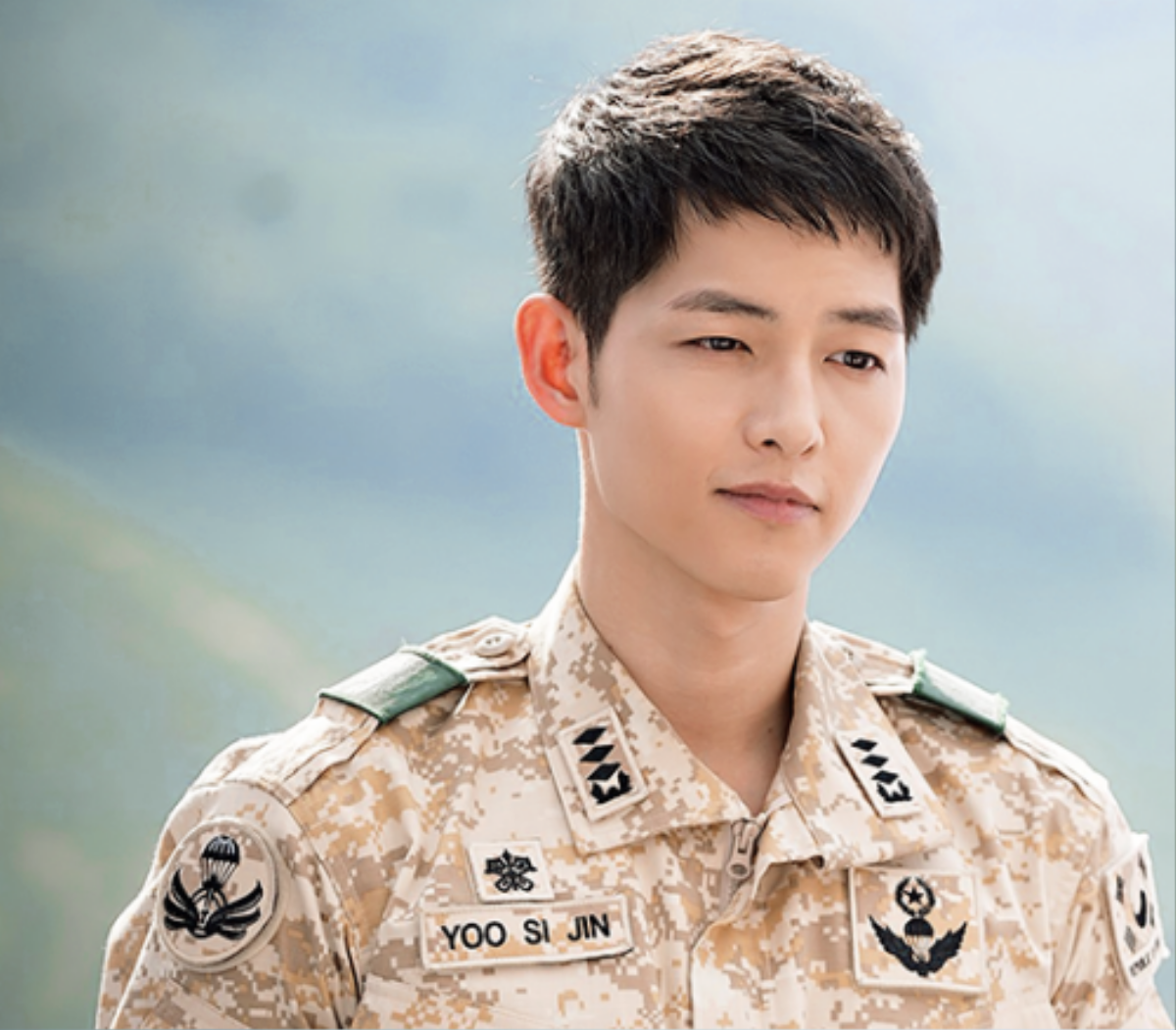 Song Joong Ki xuất hiện với 'visual' trẻ măng, để lộ một chi tiết có liên quan đến Song Hye Kyo Ảnh 1