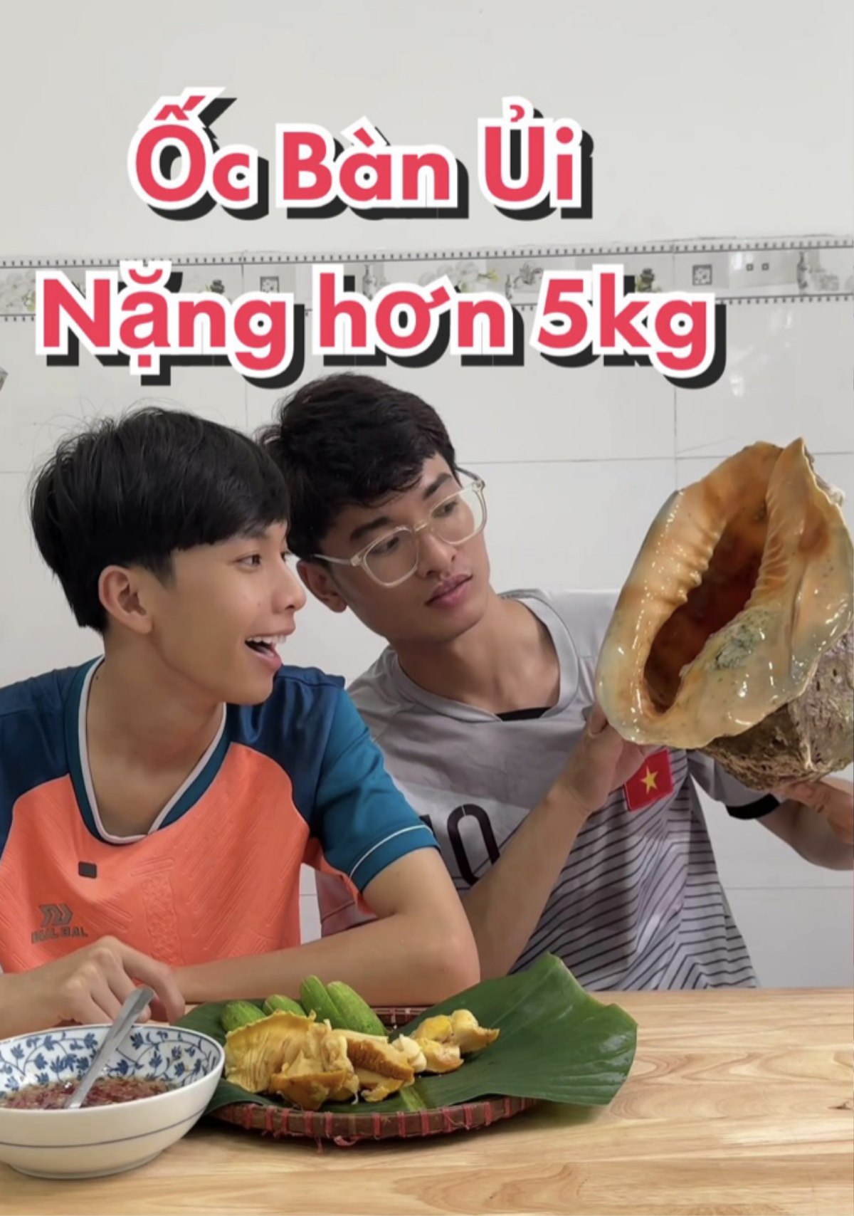 Dân tình đua nhau mukbang ốc bàn ủi khổng lồ: Cách ăn siêu cực, có người thử 4 lần chưa thành công Ảnh 5