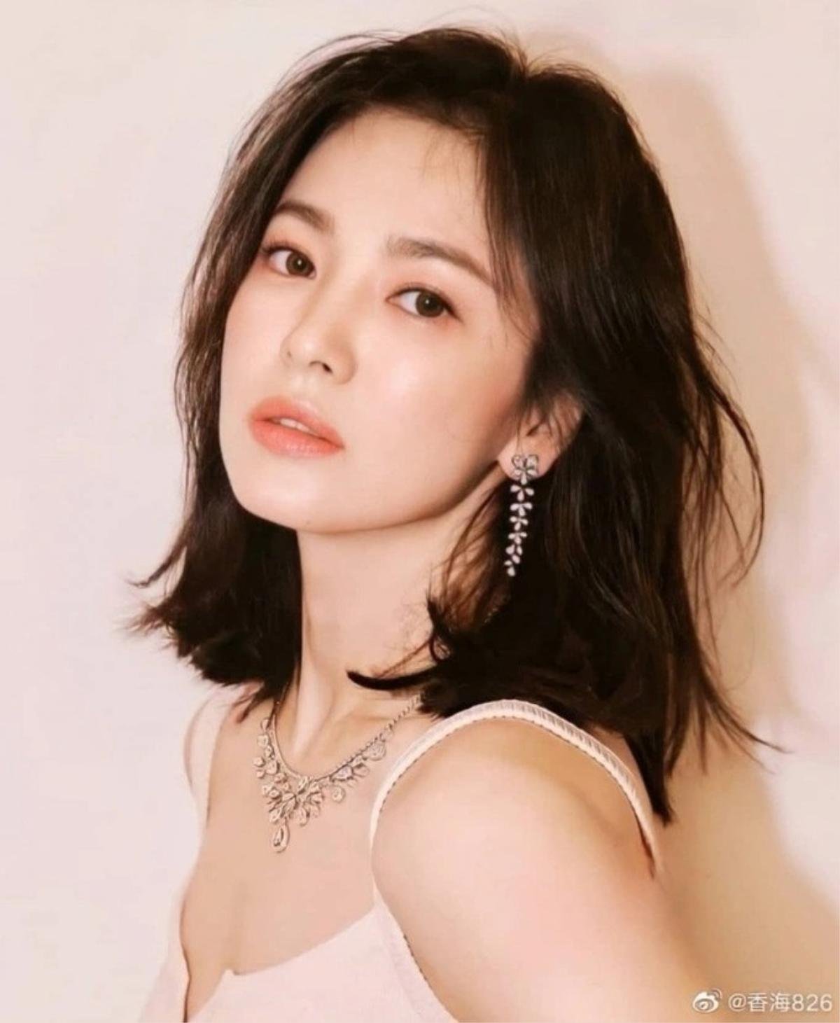 Giữa lúc Jennie mắng vì cảnh nóng, một bộ phim 18+ của Song Hye Kyo bất ngờ hot trở lại Ảnh 2