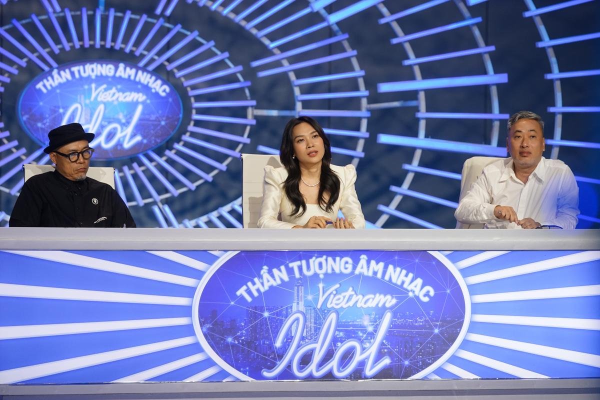 PiaLinh giấu bố mẹ thi Vietnam Idol, làm việc với Đen Vâu nhờ lướt Facebook Ảnh 1